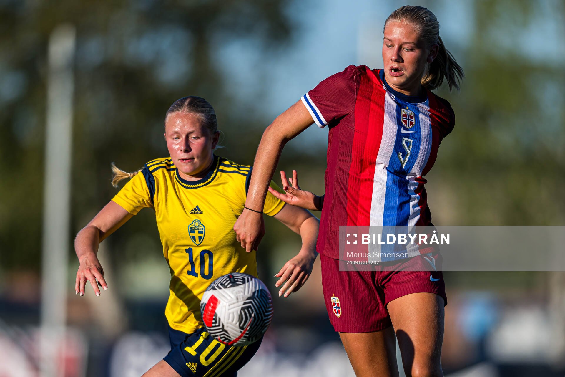 Nova Selin of Sweden and Marie Moen Preus of Norway