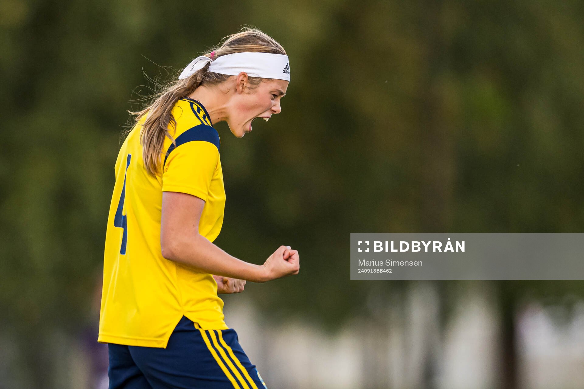 Roos Huitzing of Sweden celebrates after scoring during a penalty shoot-out during the under 16 friendly match between Norway and Sweden on September 18, 2024 in Lillestrøm.