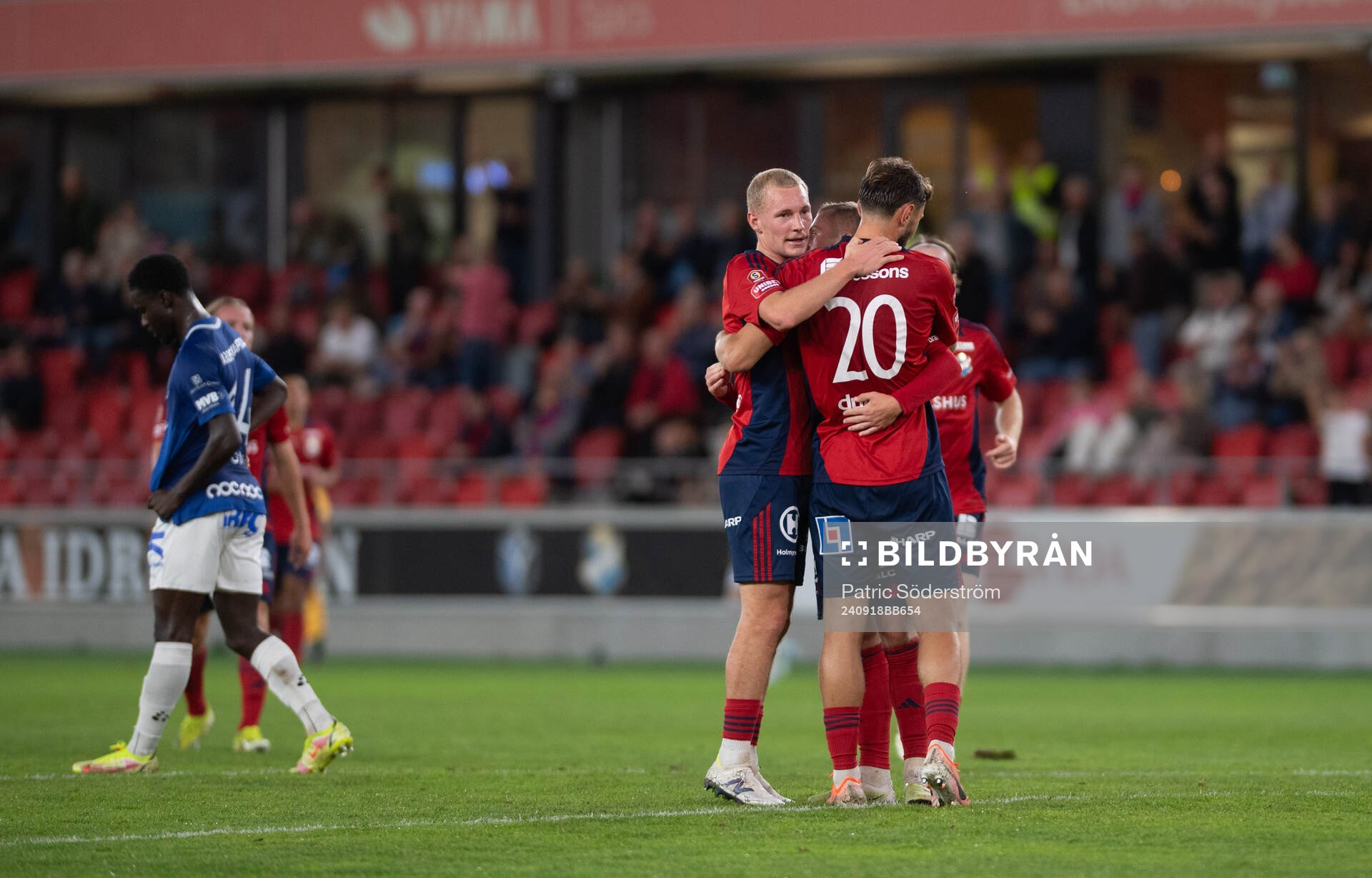 Östers spelare jublar