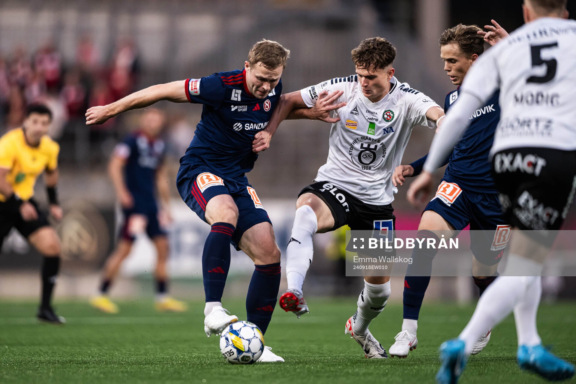 Sandvikens IFs James Joseph Kirby och Örebros Erik McCue