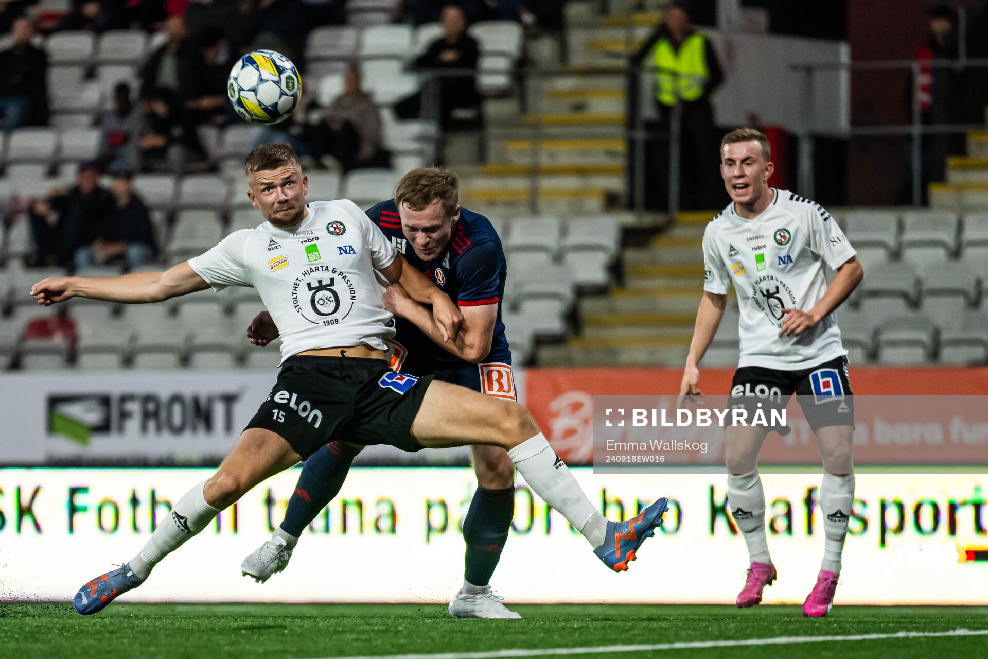 Örebros Niclas Bergmark och Sandvikens IFs James Joseph