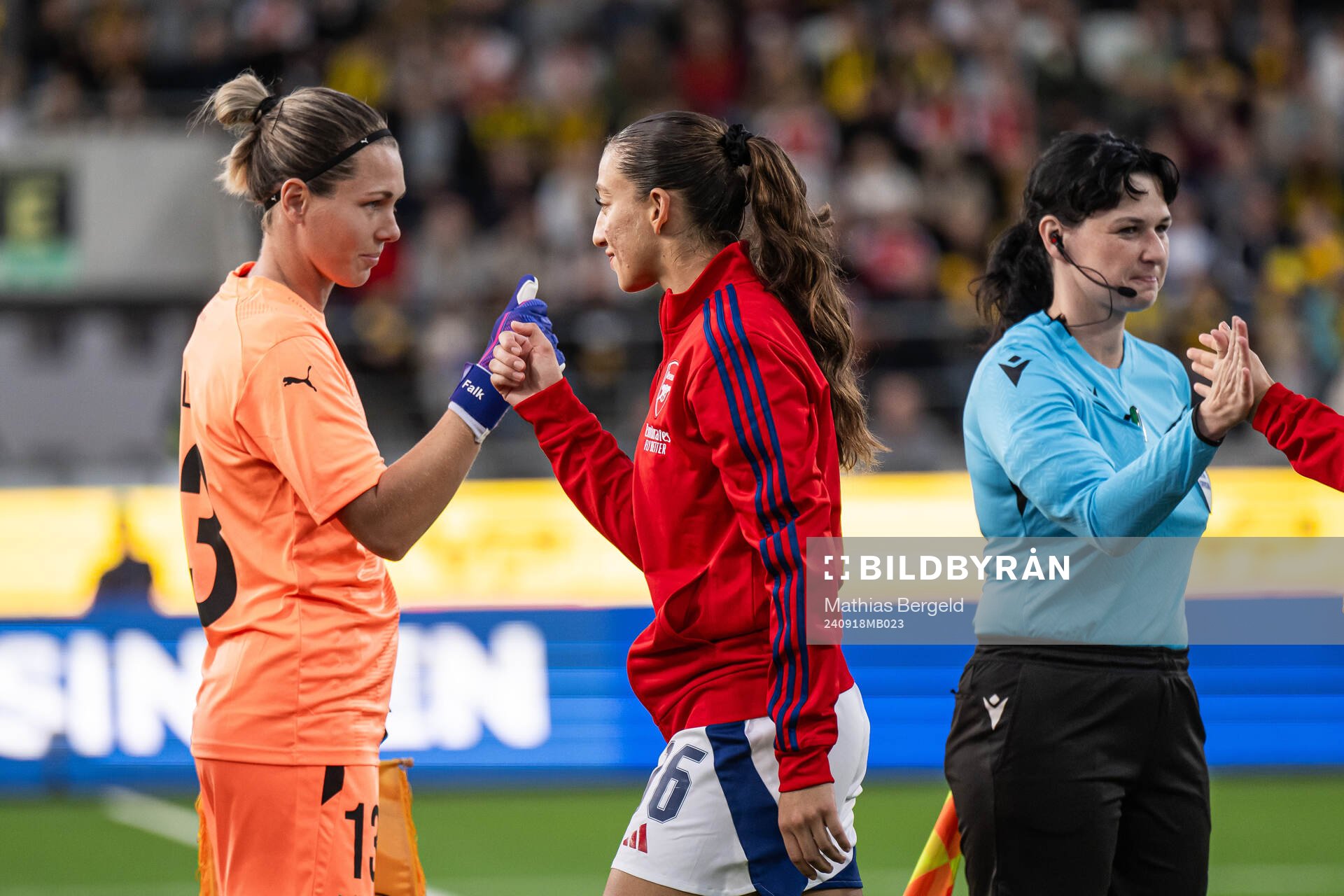 Goalkeeper Jennifer Falk of Häcken and Rosa Kafaji of