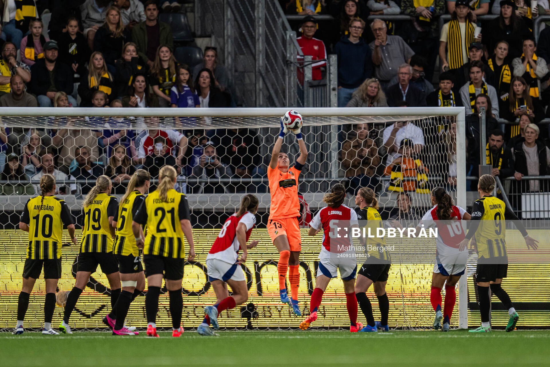 Goalkeeper Jennifer Falk of Häcken