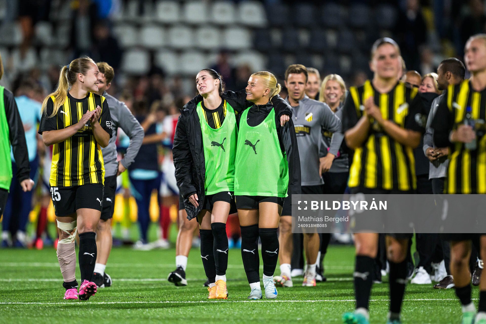 Clarissa Larisey and Matilda Nildén of Häcken celebrate