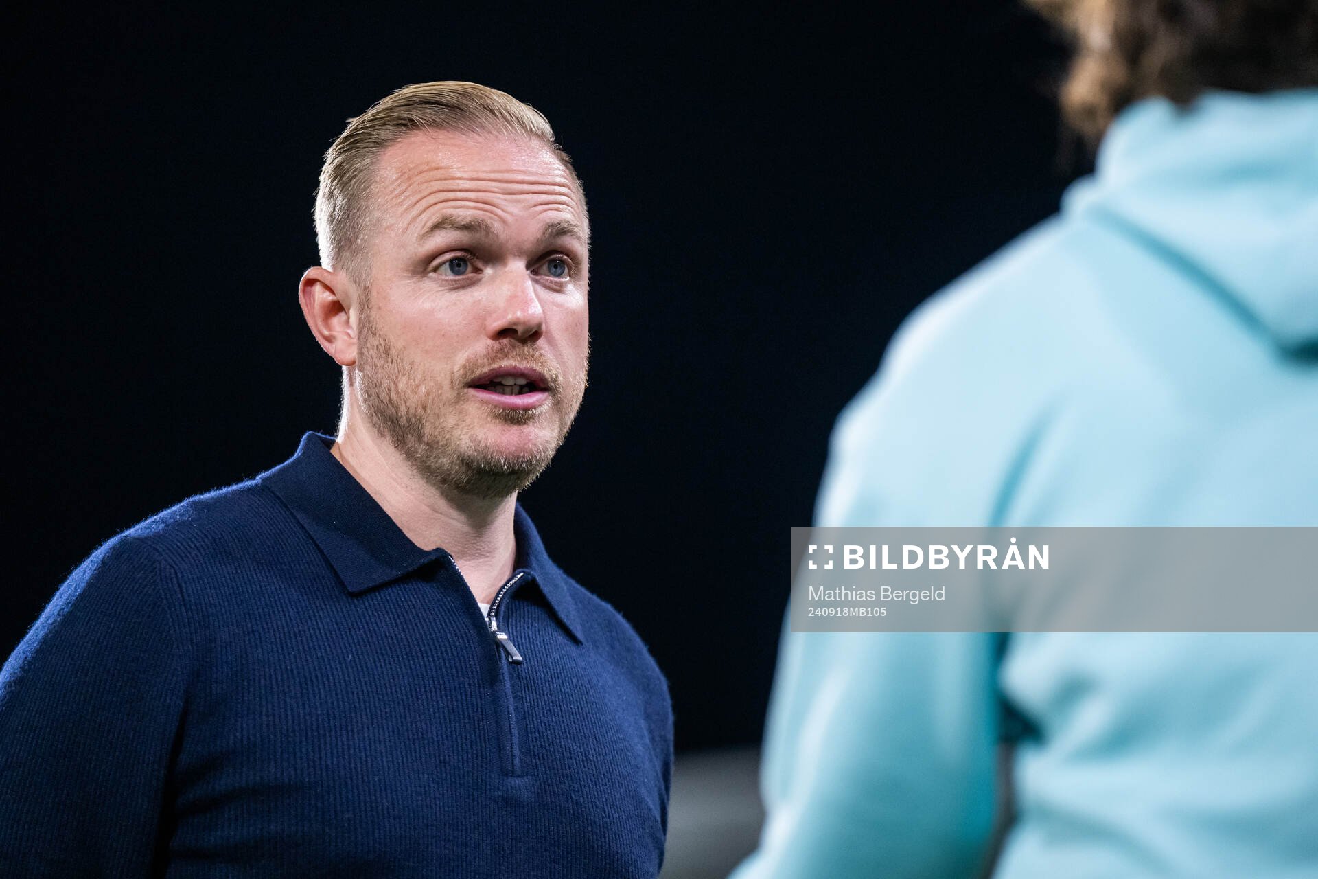Head coach Head coach Jonas Eidevall of Arsenal