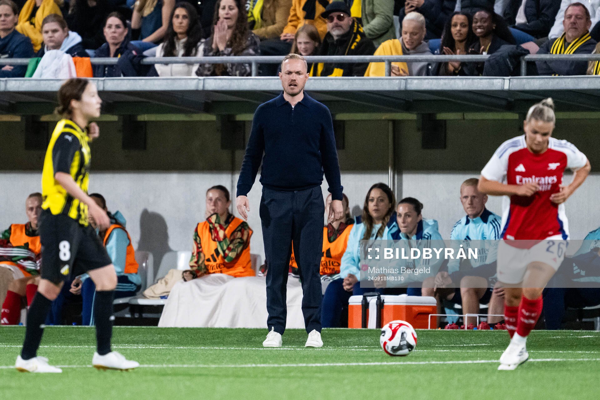 Head coach Head coach Jonas Eidevall of Arsenal