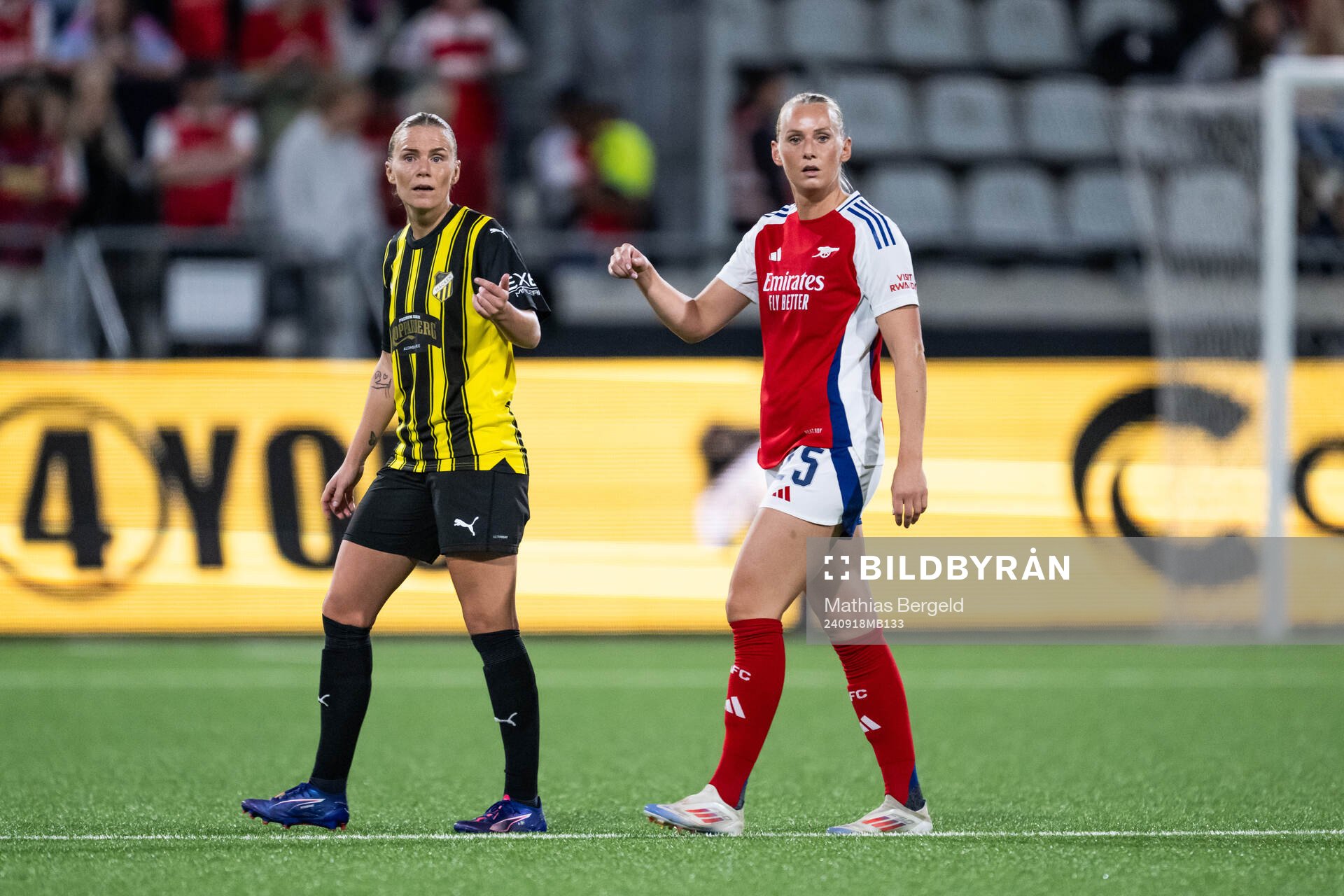 Josefine Rybrink of Häcken and Stina Blackstenius of