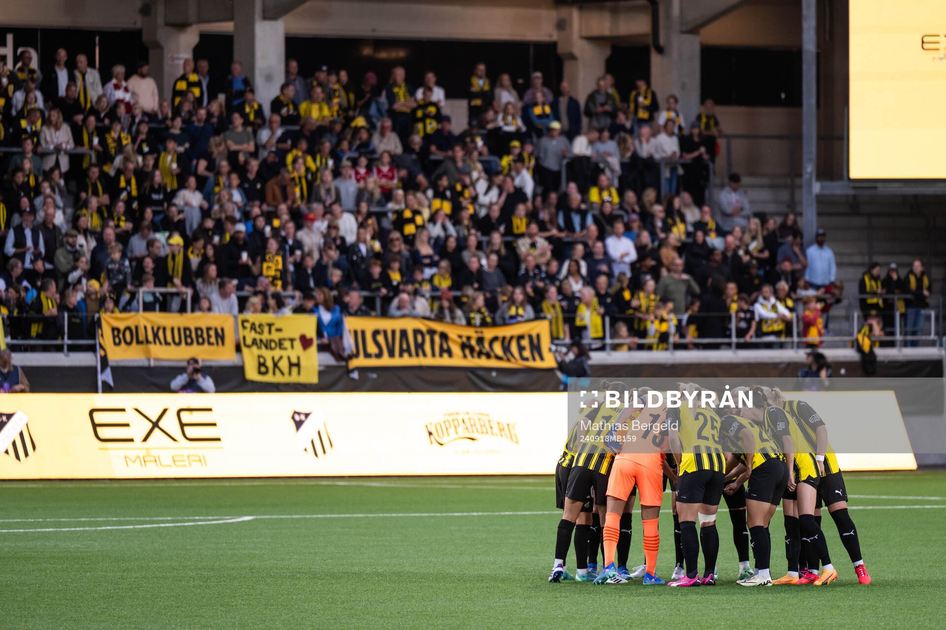 Players of Häcken gather