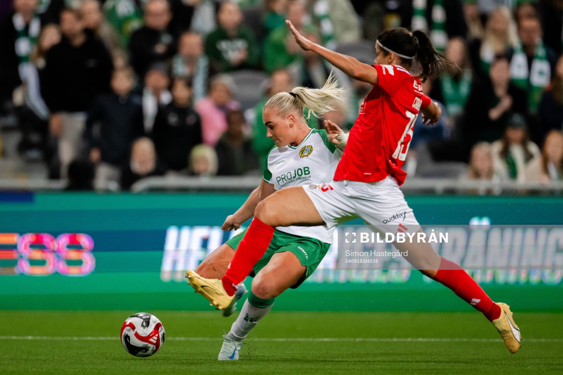 Cathinka Tandberg  of Hammarby and Carole Costa of Benfica