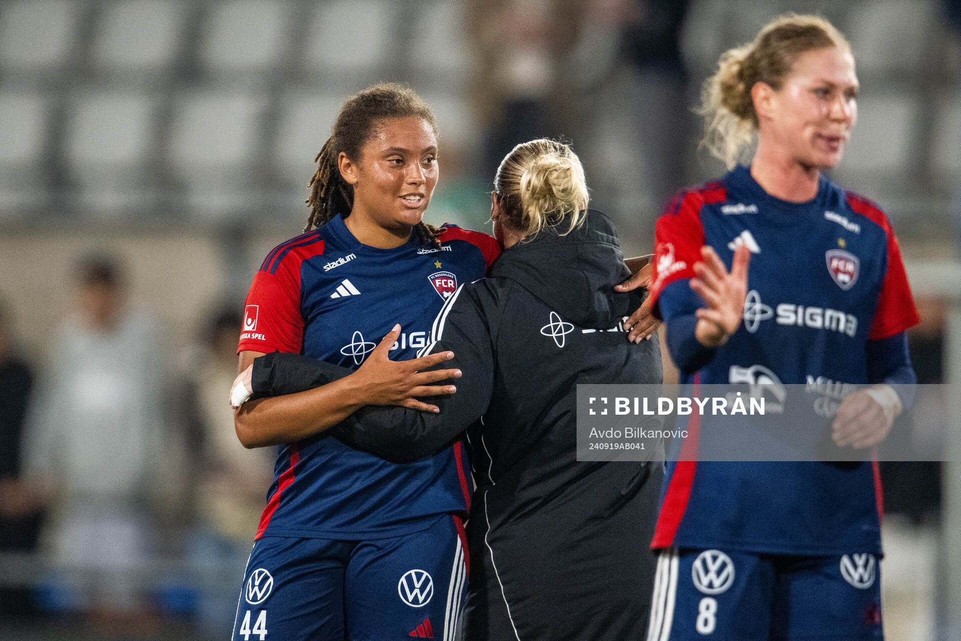 FC Rosengårds Jo-Anne Agbor Tataw Cronquist jublar efter slutsignalen under fotbollsmatchen i Damallsvenskan mellan FC Rosengård och Växjö DFF den 19 september 2024 i Malmö.