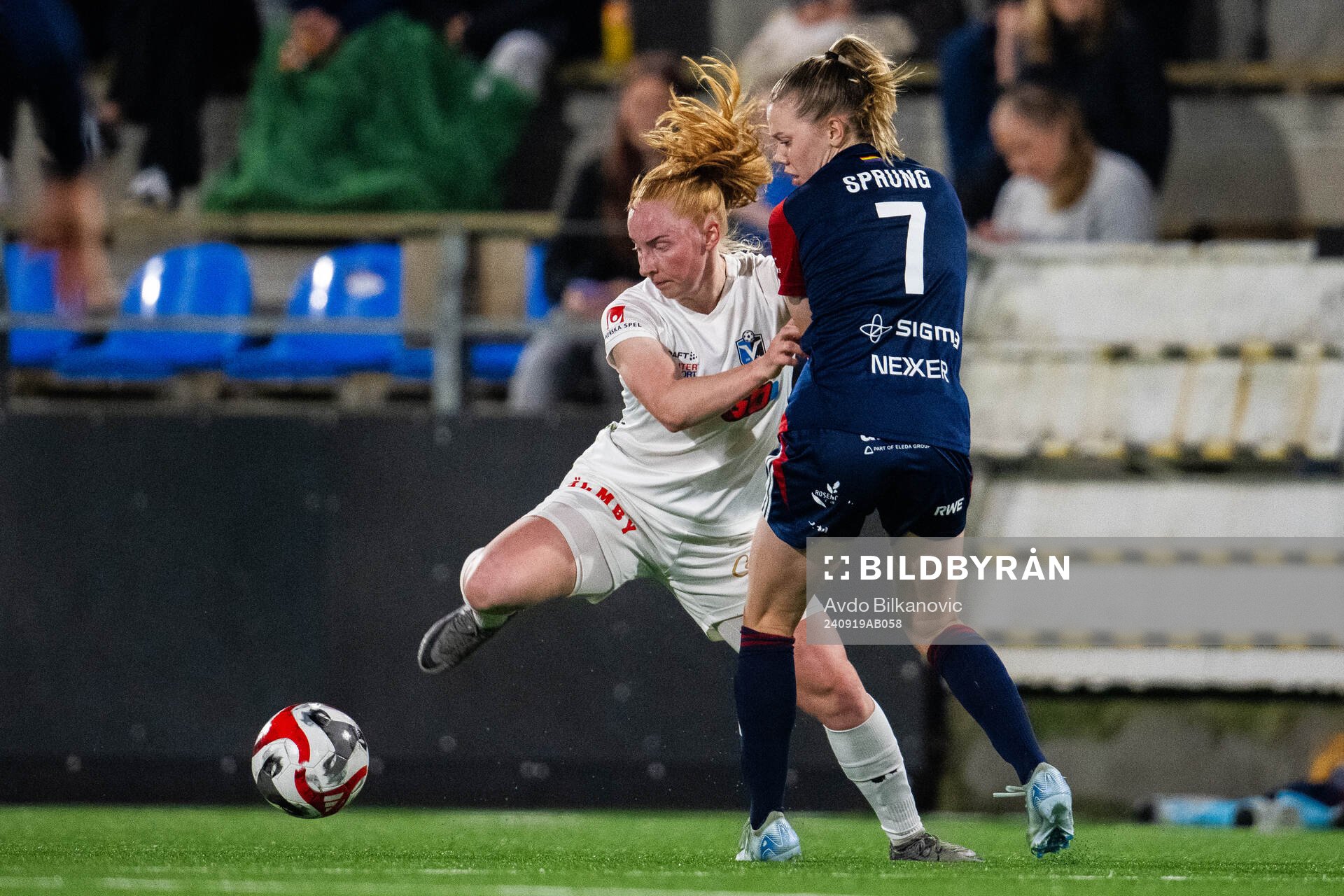 FC Rosengårds Bea Sprung mot Växjö DFFs Thordis Elva