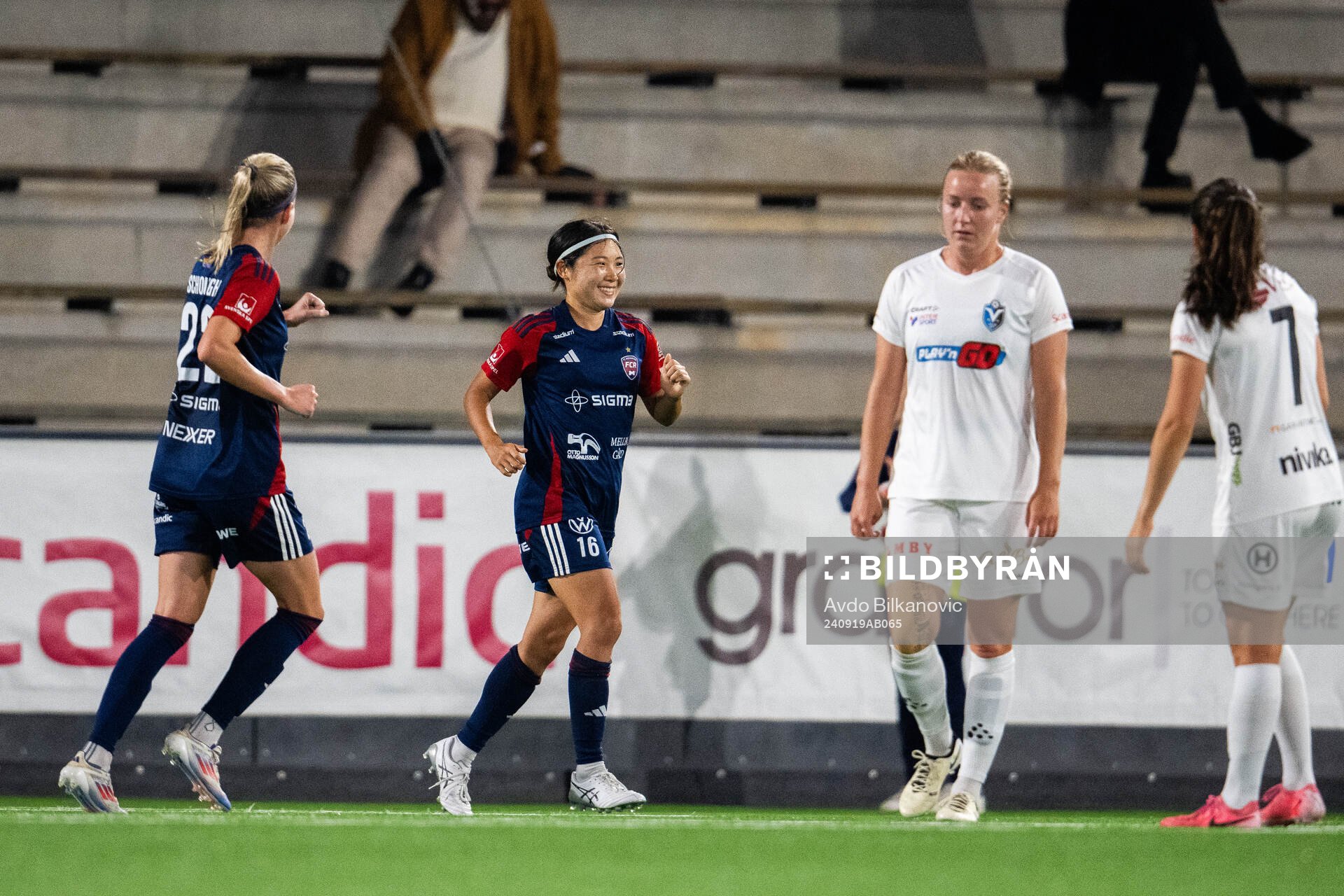 FC Rosengårds Mai Kadowaki jublar
