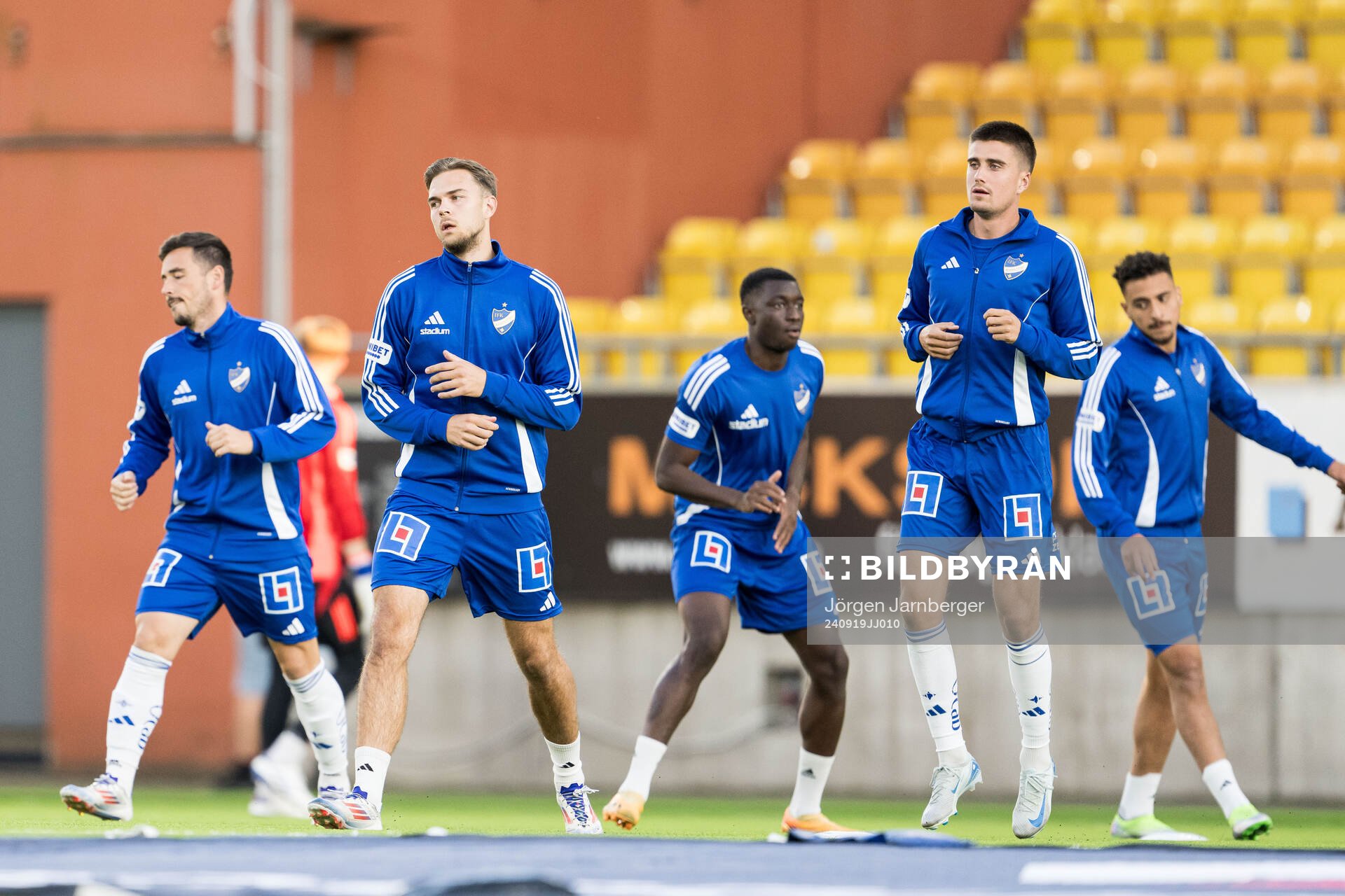 Norrköpings spelare värmer upp inför fotbollsmatchen i Allsvenskan mellan Elfsborg och IFK Norrköping den 19 september 2024 i Borås. 