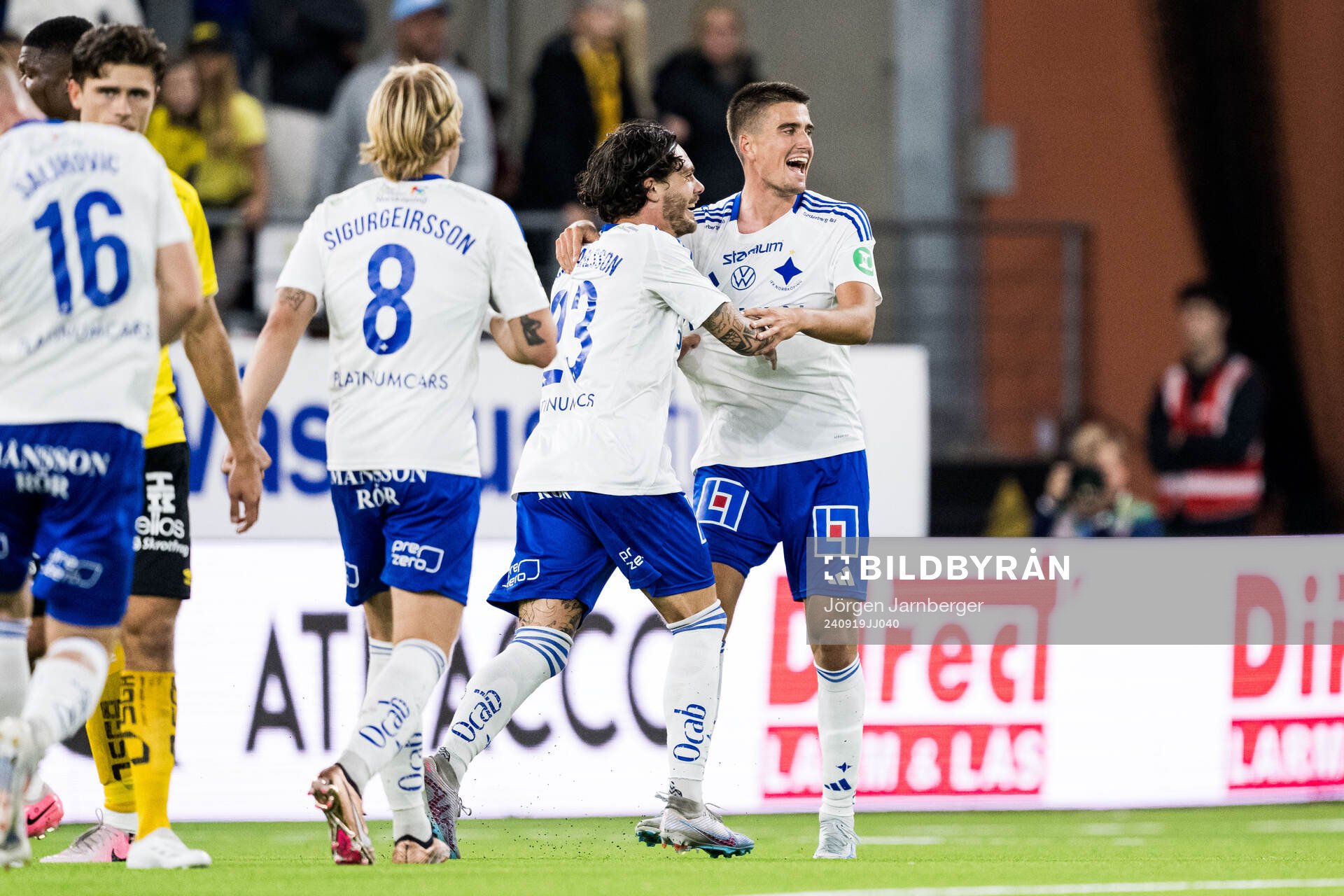 IFK Norrköpings Carl Björk jublar med David Moberg