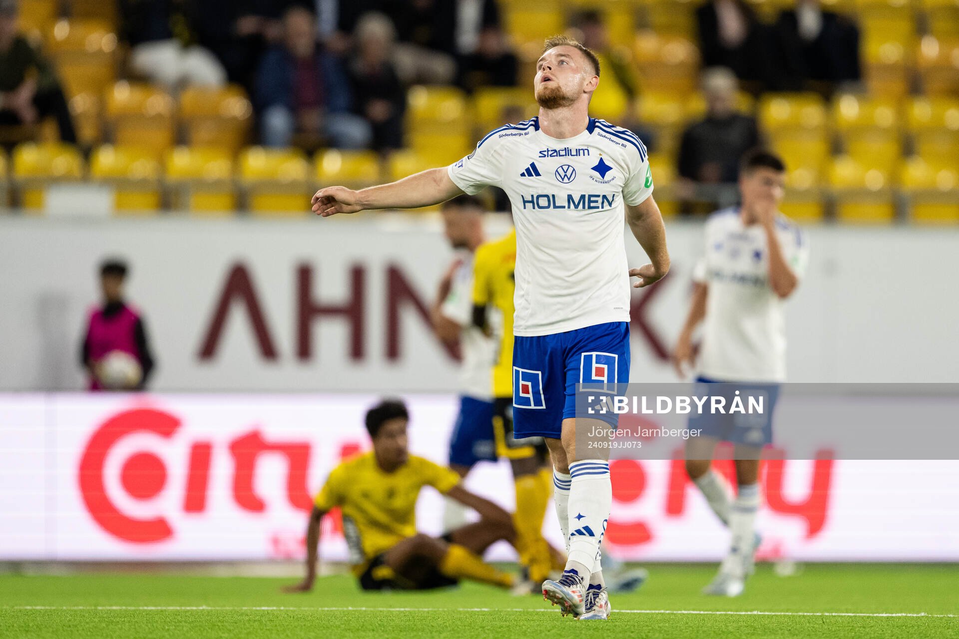 IFK Norrköpings Dino Salihovic reagerar