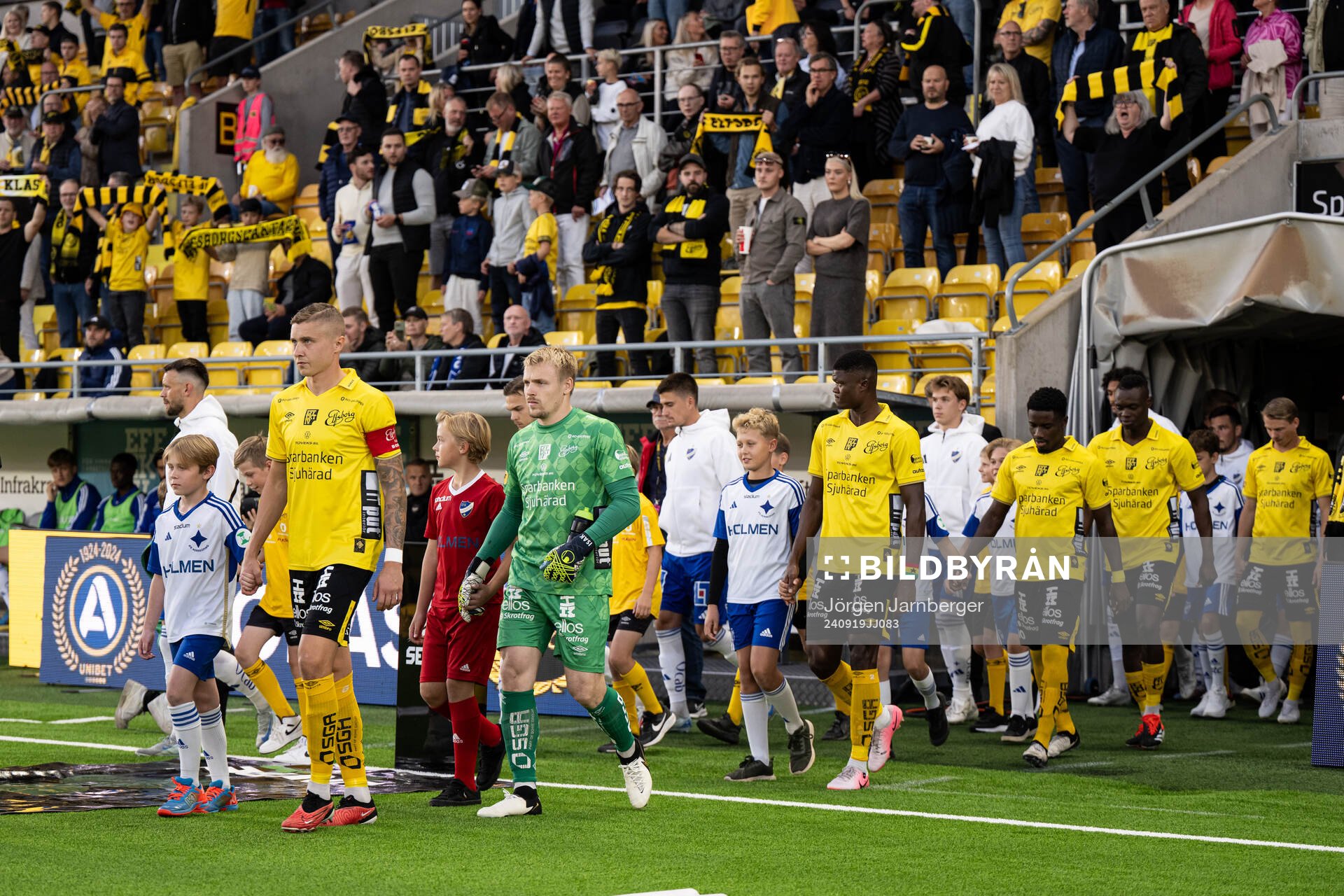 Lagen kommer in på planen