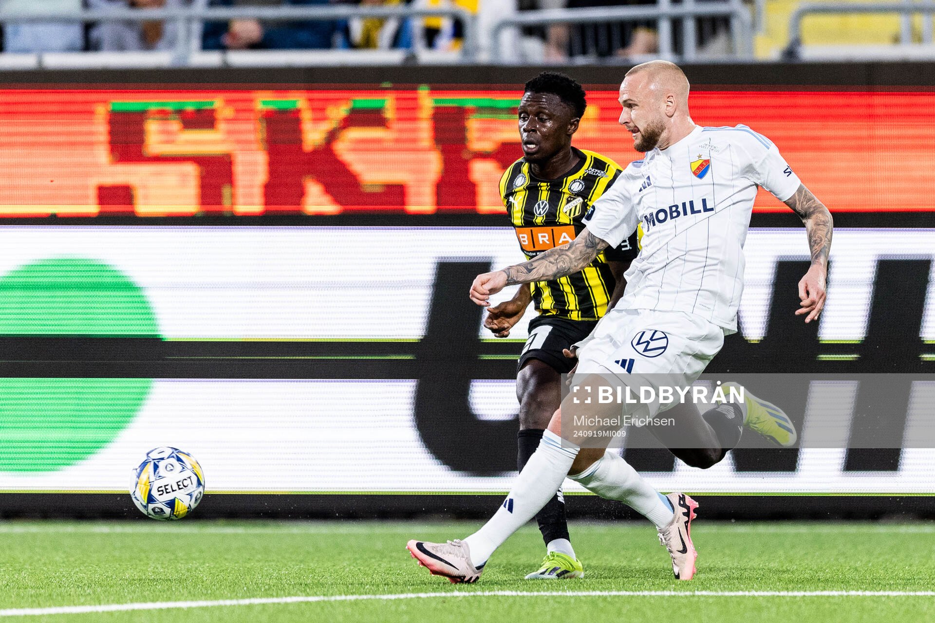 Häckens Zeidane Inoussa och Djurgårdens Adam Ståhl