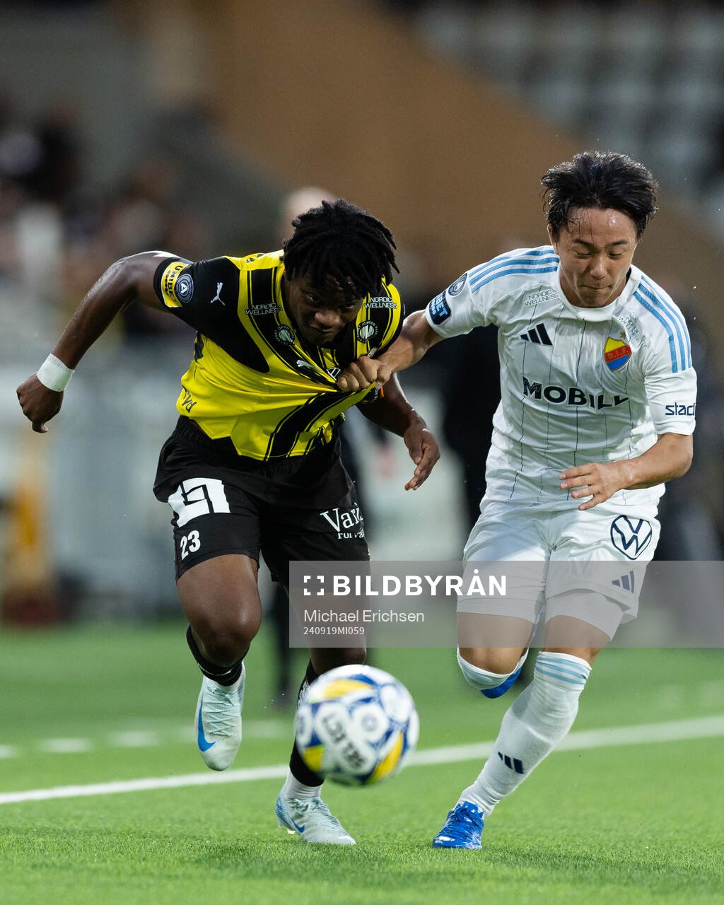 Häckens Jeremy Agbonifo och Djurgårdens Keita Kosugi