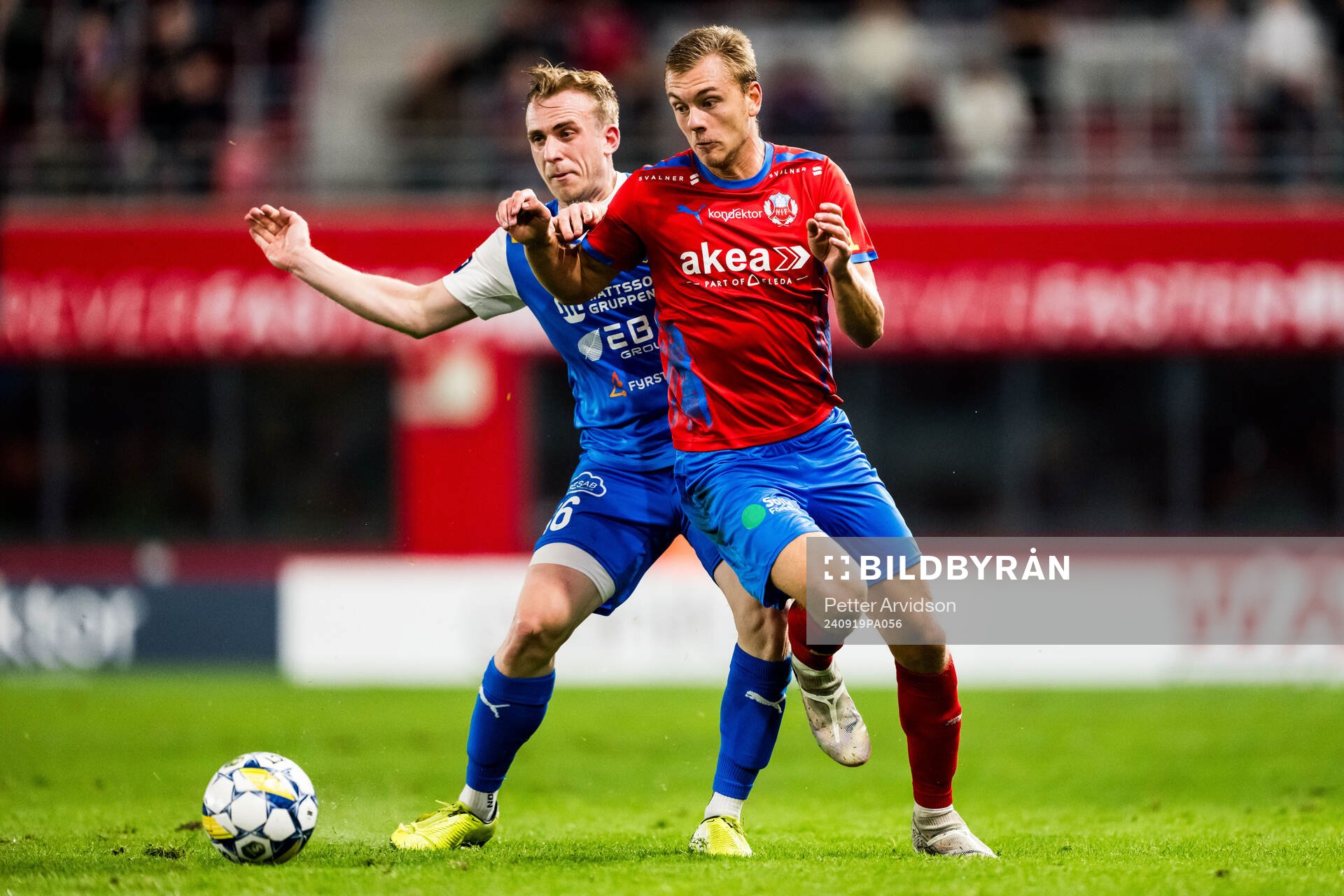 IK Oddevolds Noa Bernhardtz och Helsingborgs Dennis Olsson