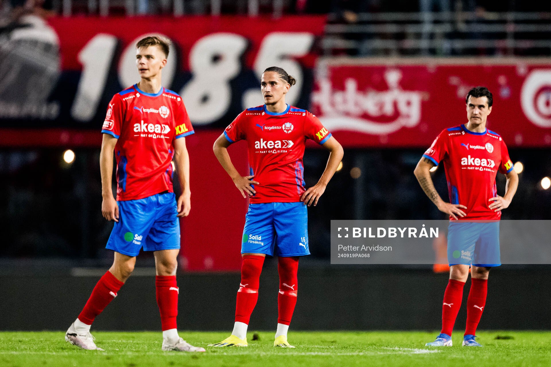 Helsingborgs Adrian Svanbäck och Ervin Gigovic deppar