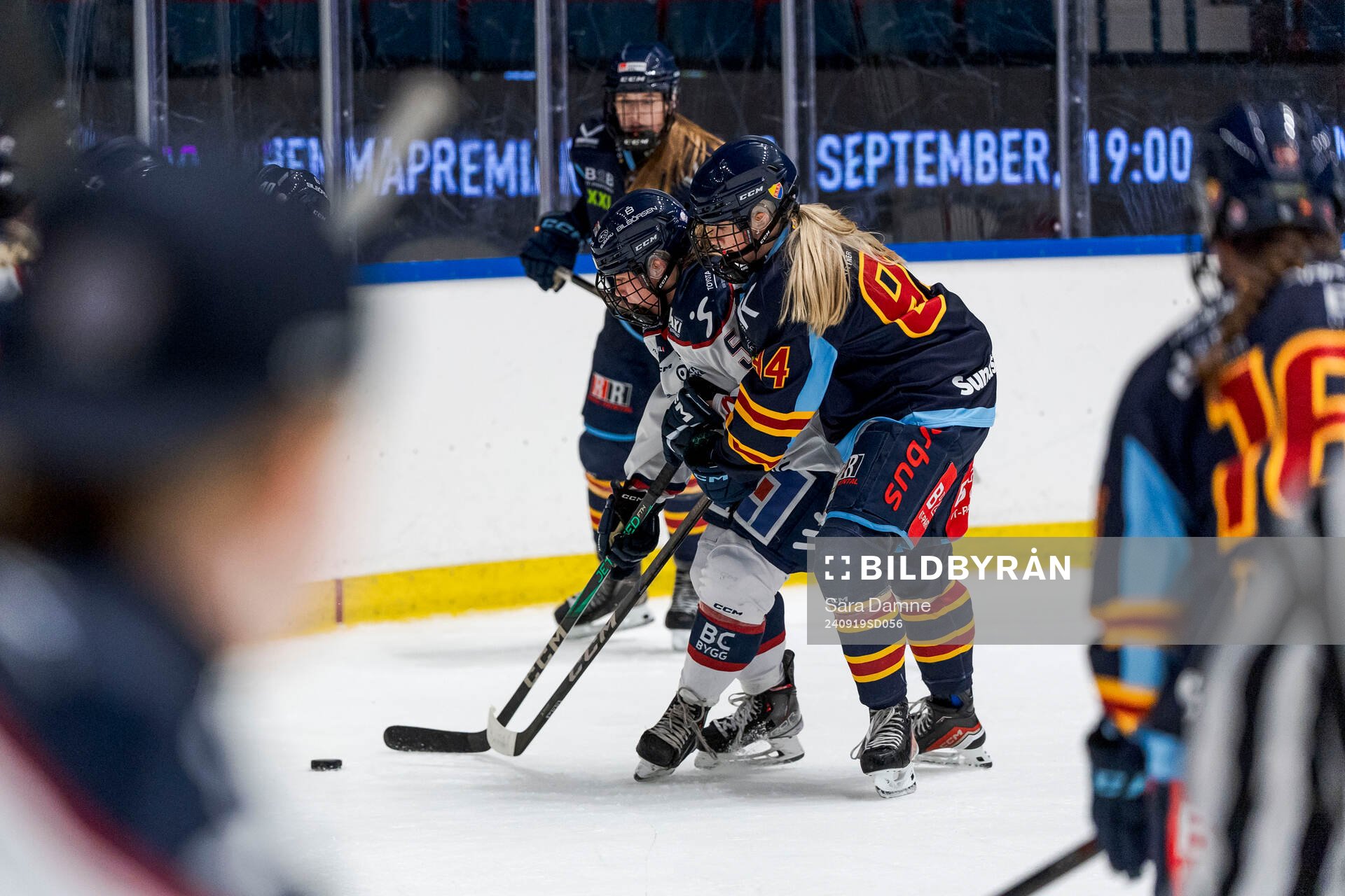 Linköpings Eve Savander och Djurgårdens Tereza Pistekova