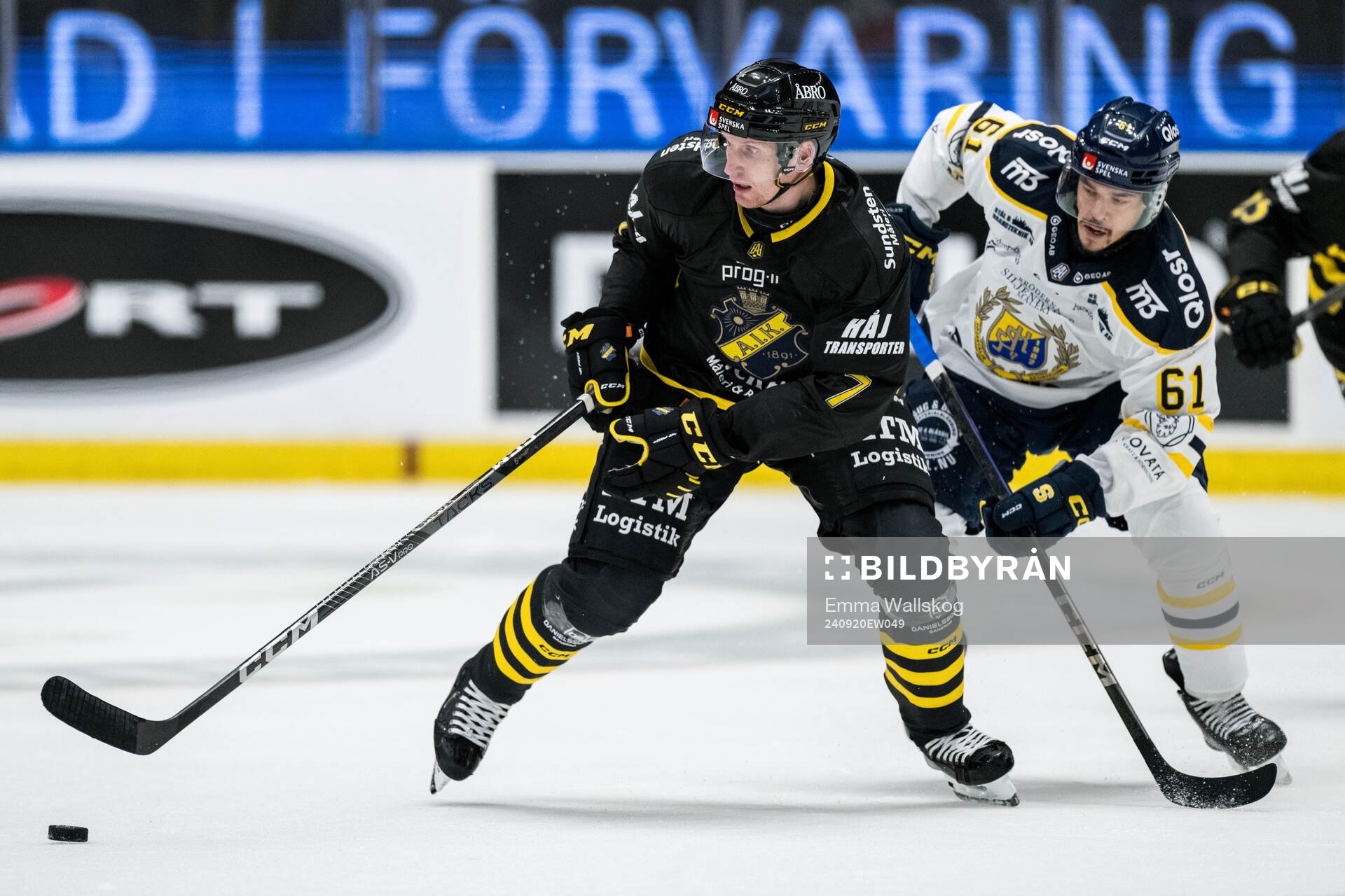 AIKs Filip Windlert och Södertäljes Miikka Pitkänen