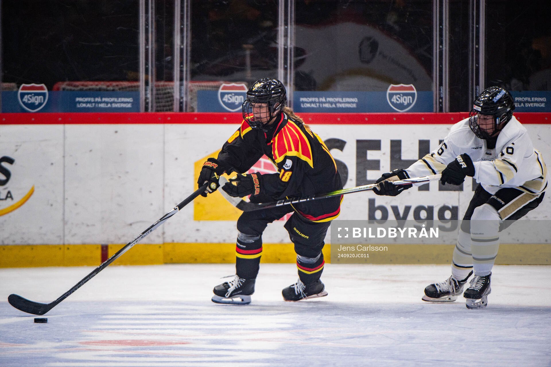 Brynäs Jenniina Nylund och SDEs Gabriela Jones