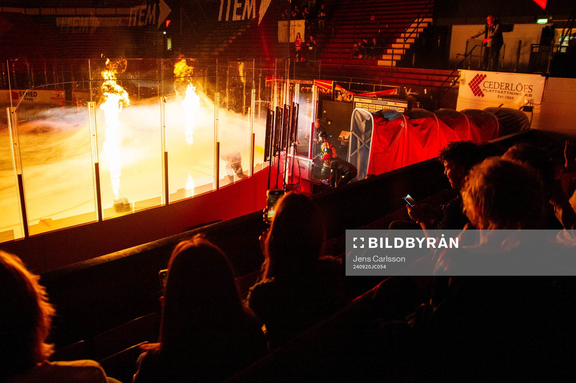 Brynäs spelare gör entré