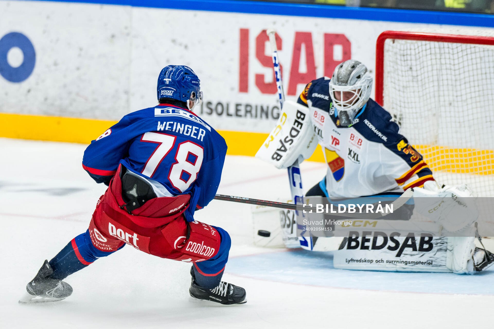 Oskarshamns Evan Weinger och Djurgårdens målvakt Viktor