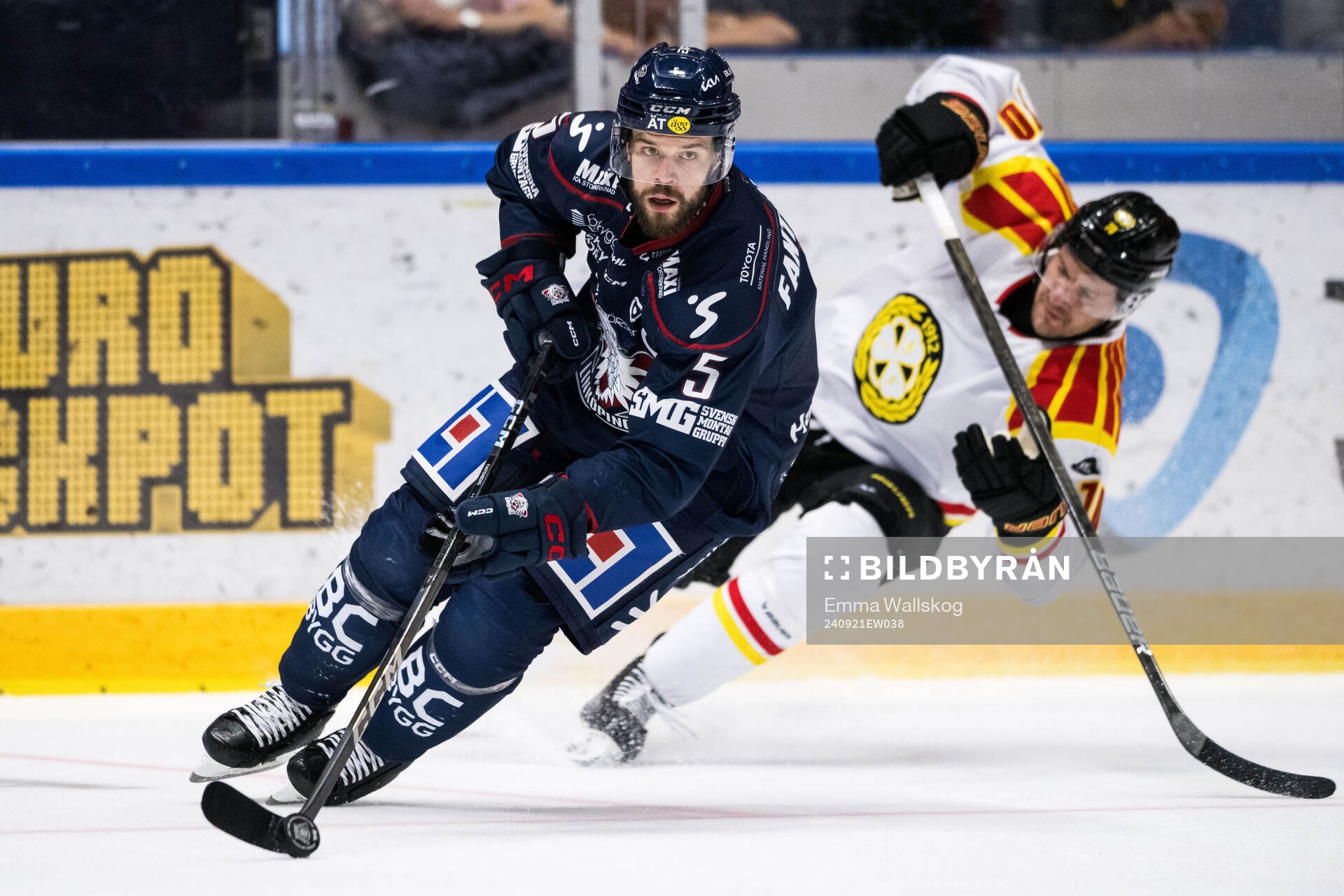 Linköpings Oscar Fantenberg och Brynäs Miks Indrasis