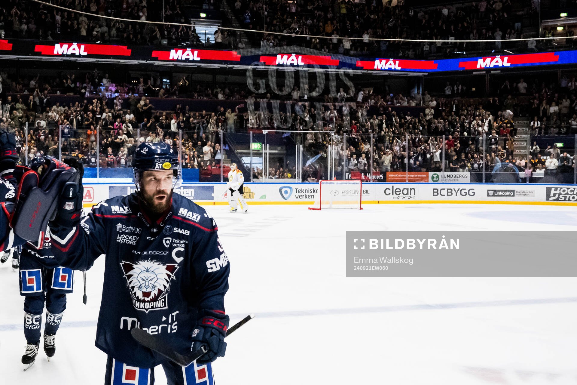 Linköpings Oscar Fantenberg jublar