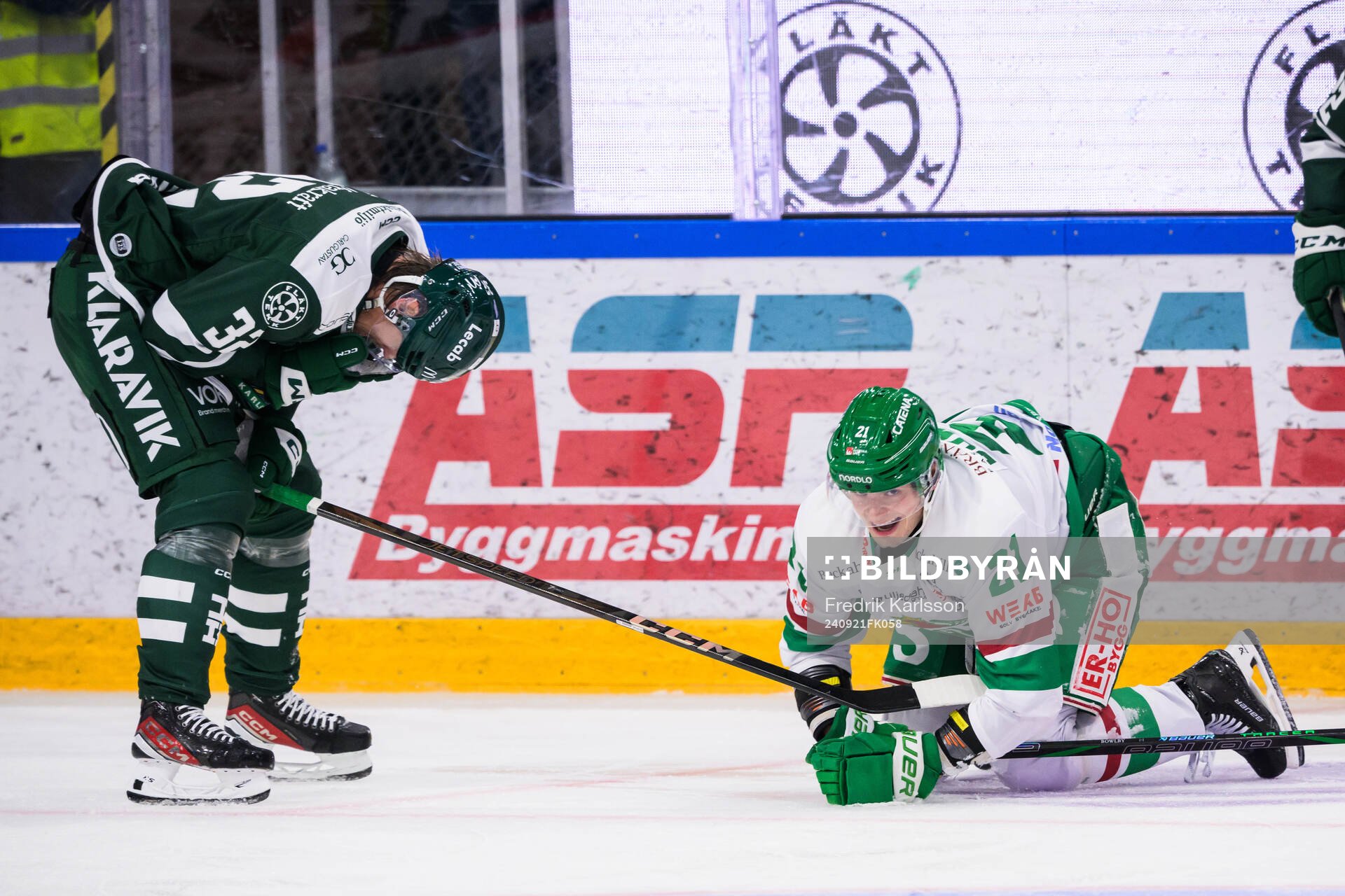 Färjestads Magnus Nygren och Rögles Henry Bowlby