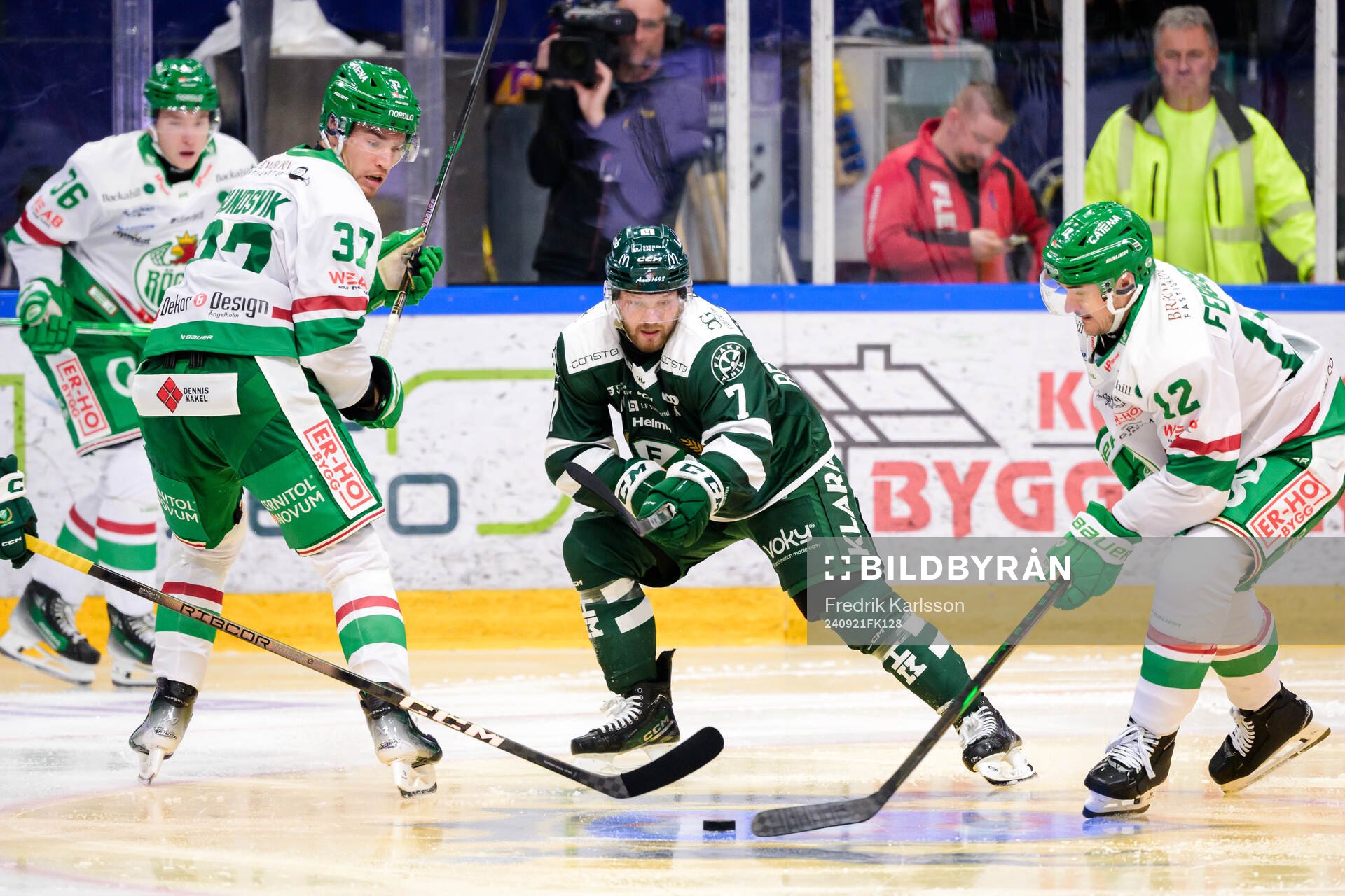 Rögles Albin Sundsvik och Brady Ferguson