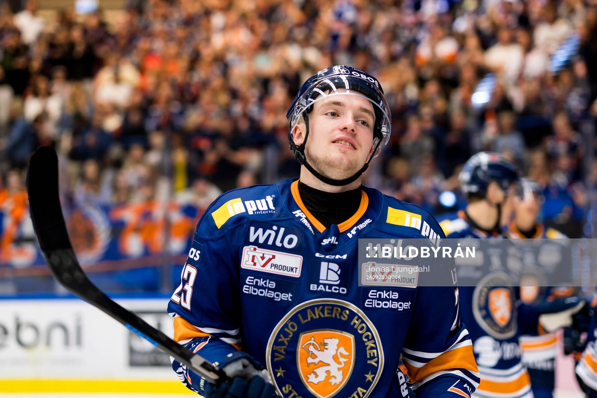 Växjös Joel Svensson jublar ishockeymatchen i SHL mellan