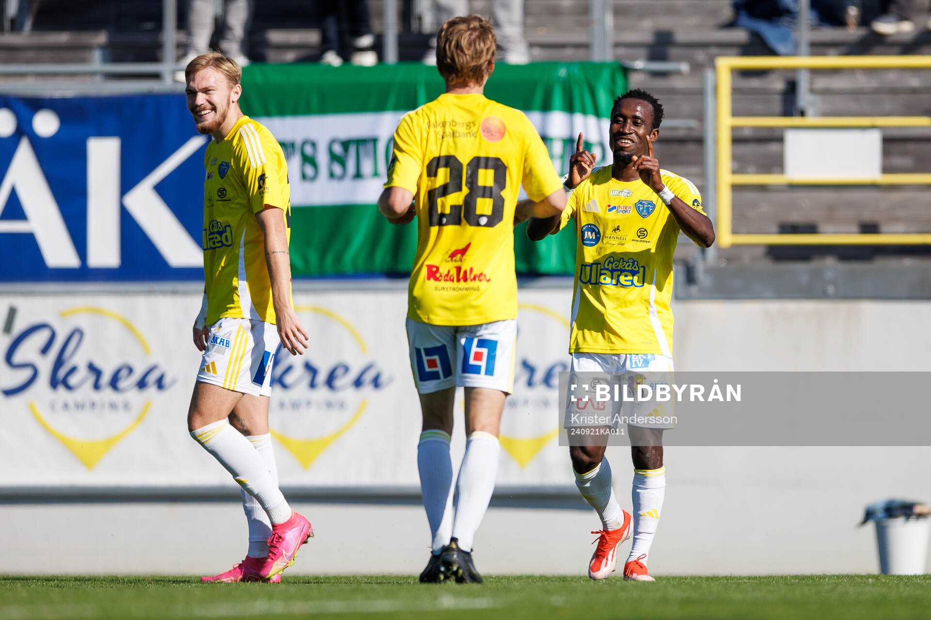 Falkenbergs Wanbe Godwin Aguda jublar