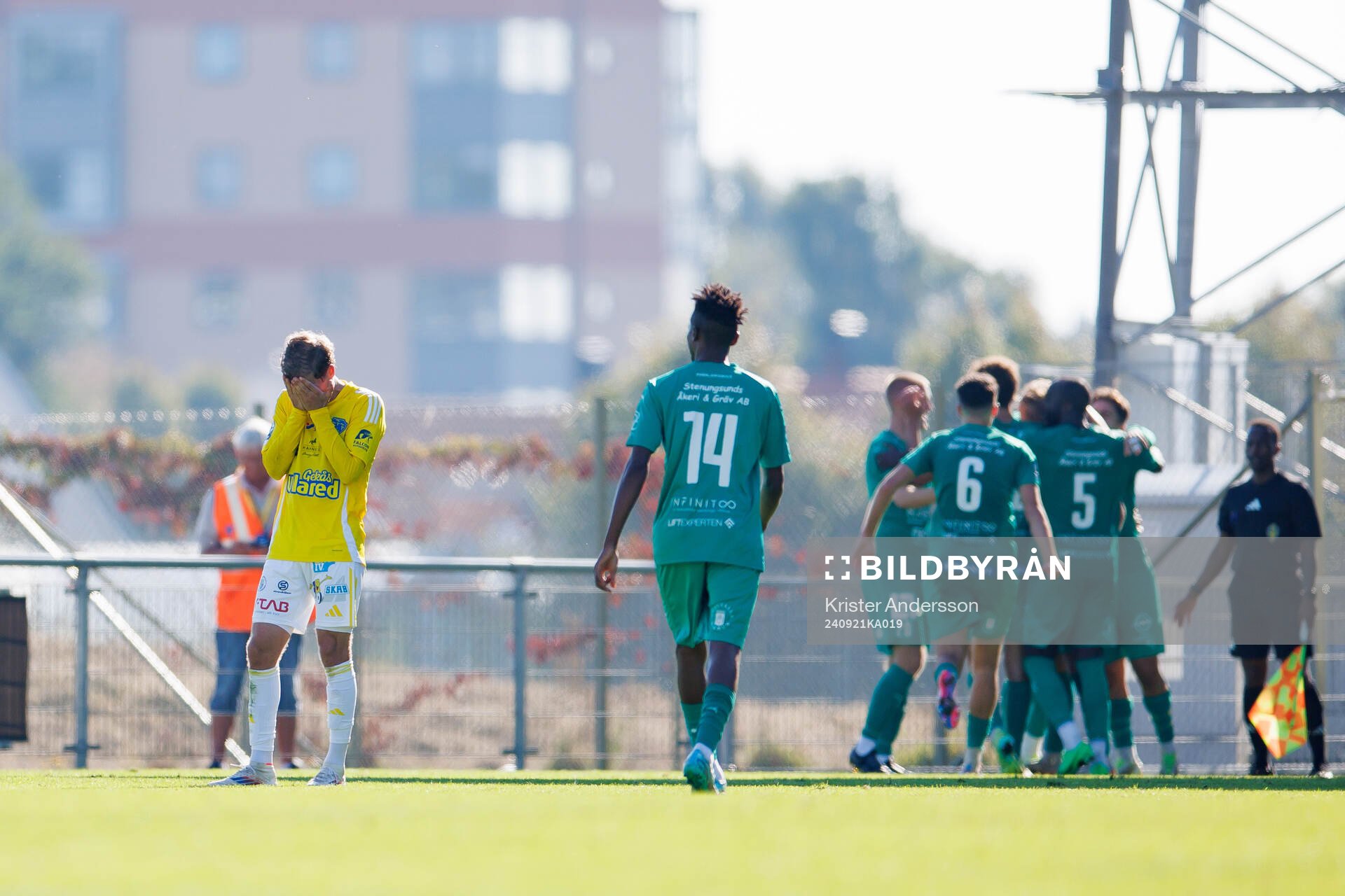 Falkenbergs Oliver Silverholt deppar