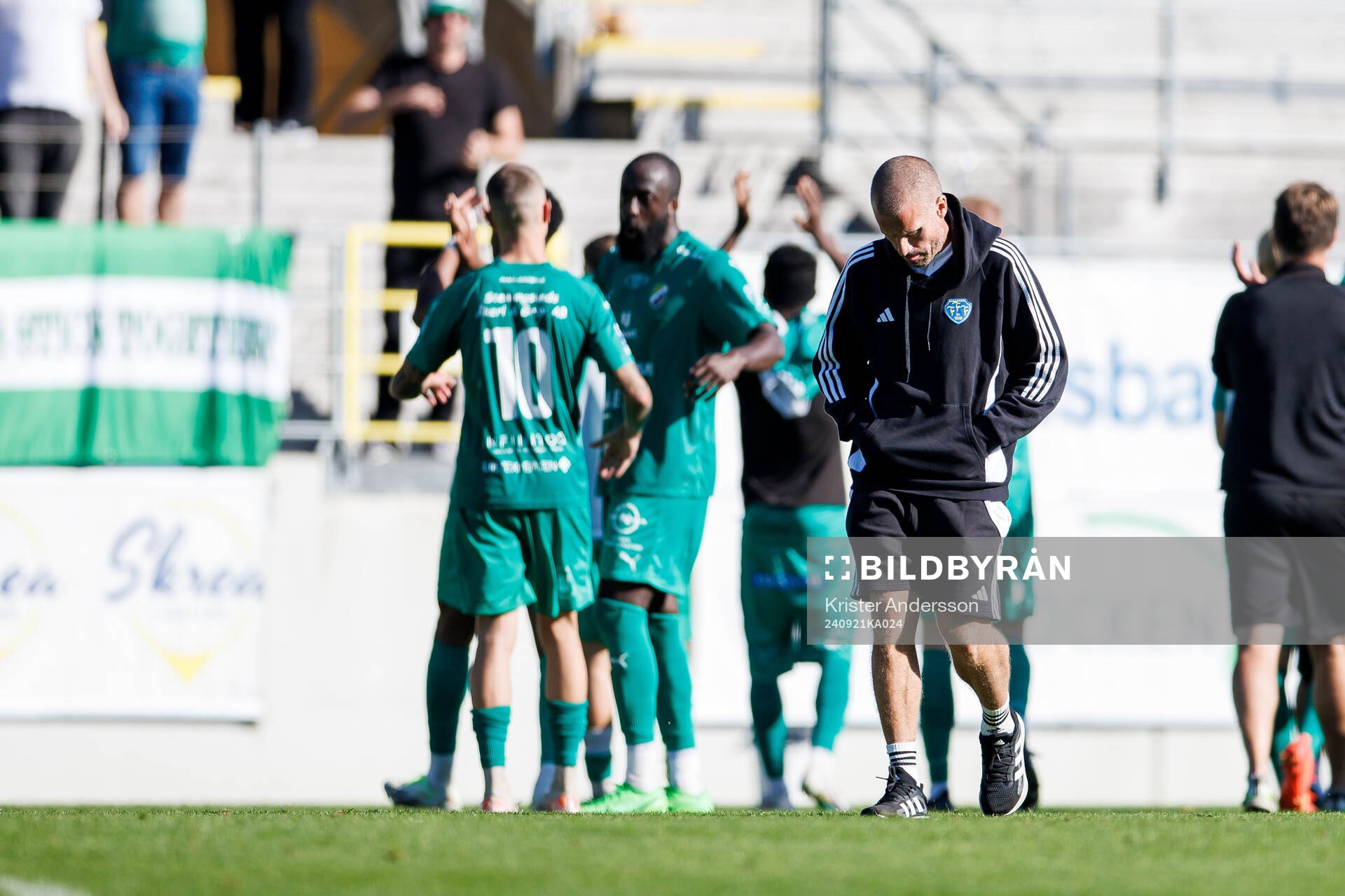 Falkenbergs tränare Christoffer Andersson deppar