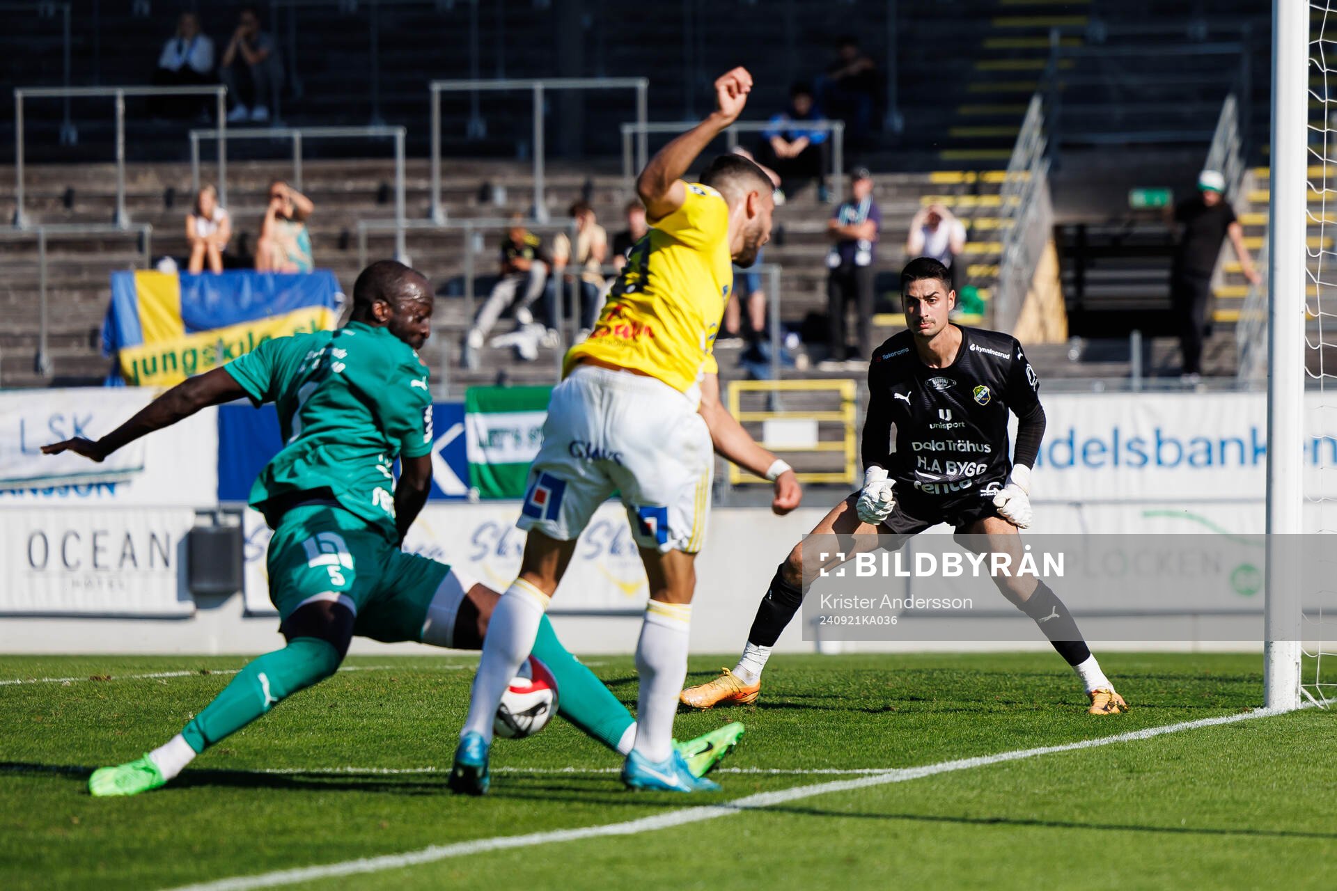 Ljungskiles målvakt Tom Amos