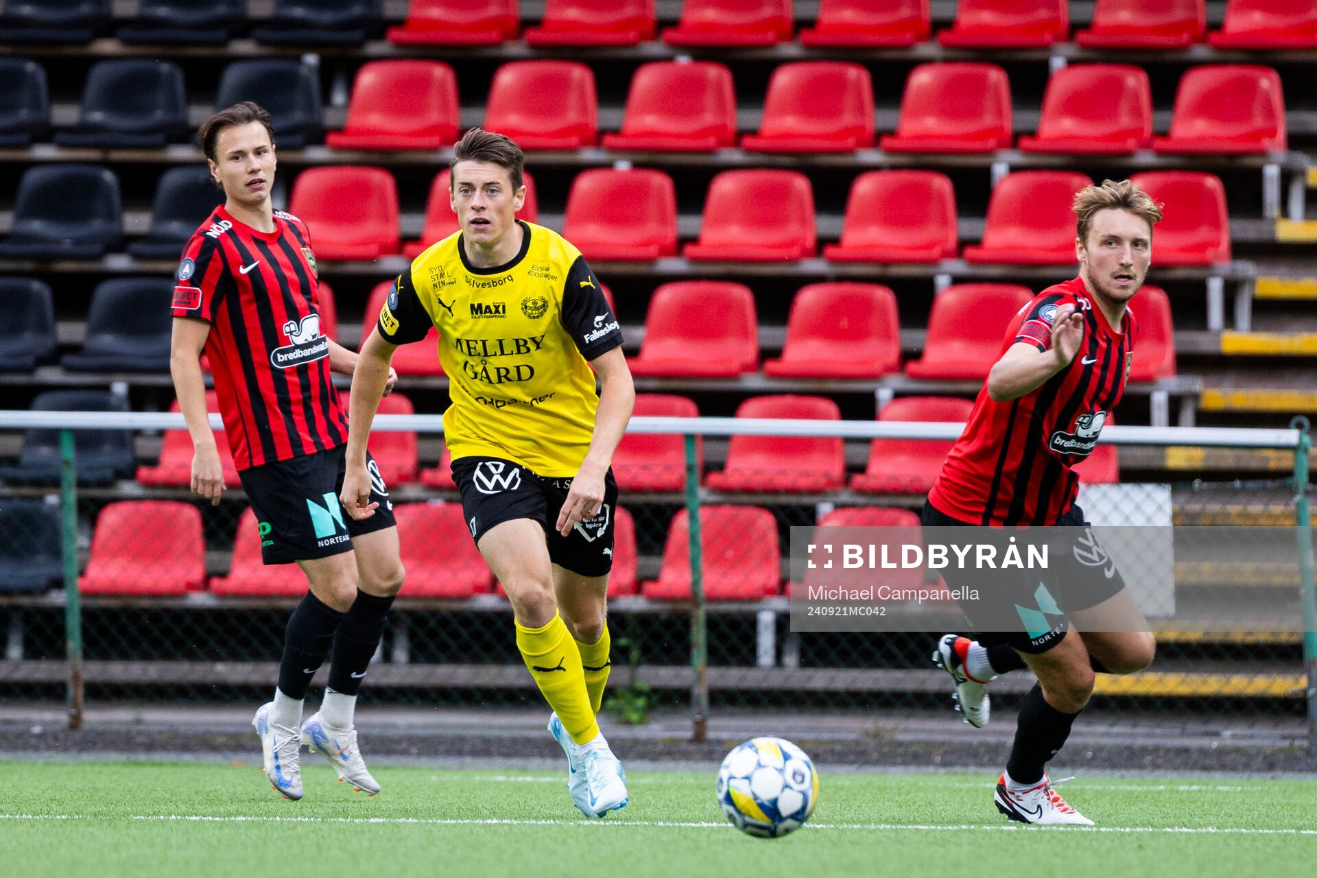 Mjällbys Elliot Stroud och Brommapojkarnas Alexander