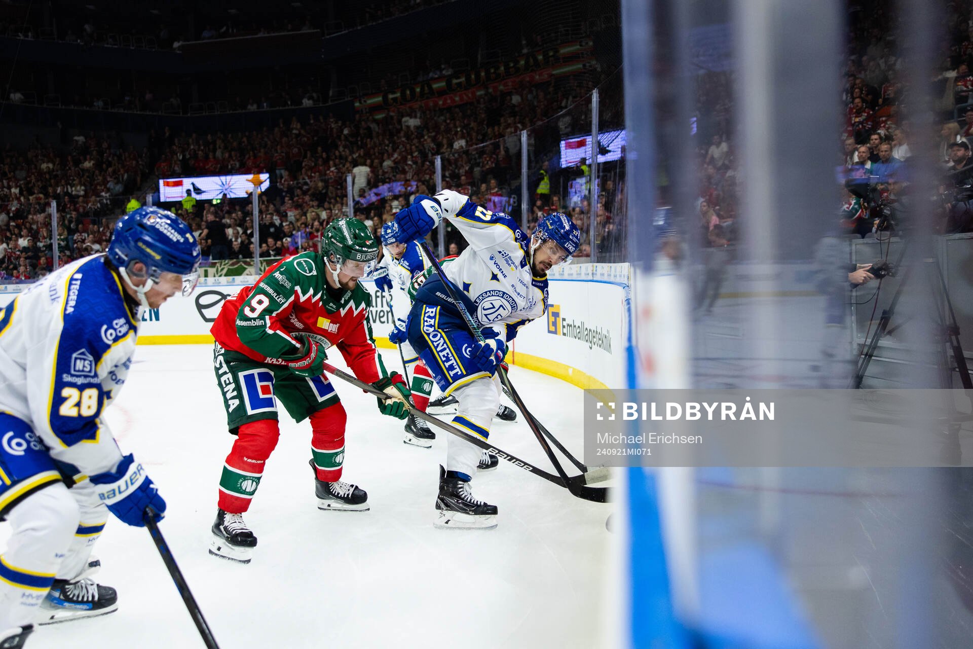 Frölundas Linus Weissbach och Leksands Lukas Vejdemo