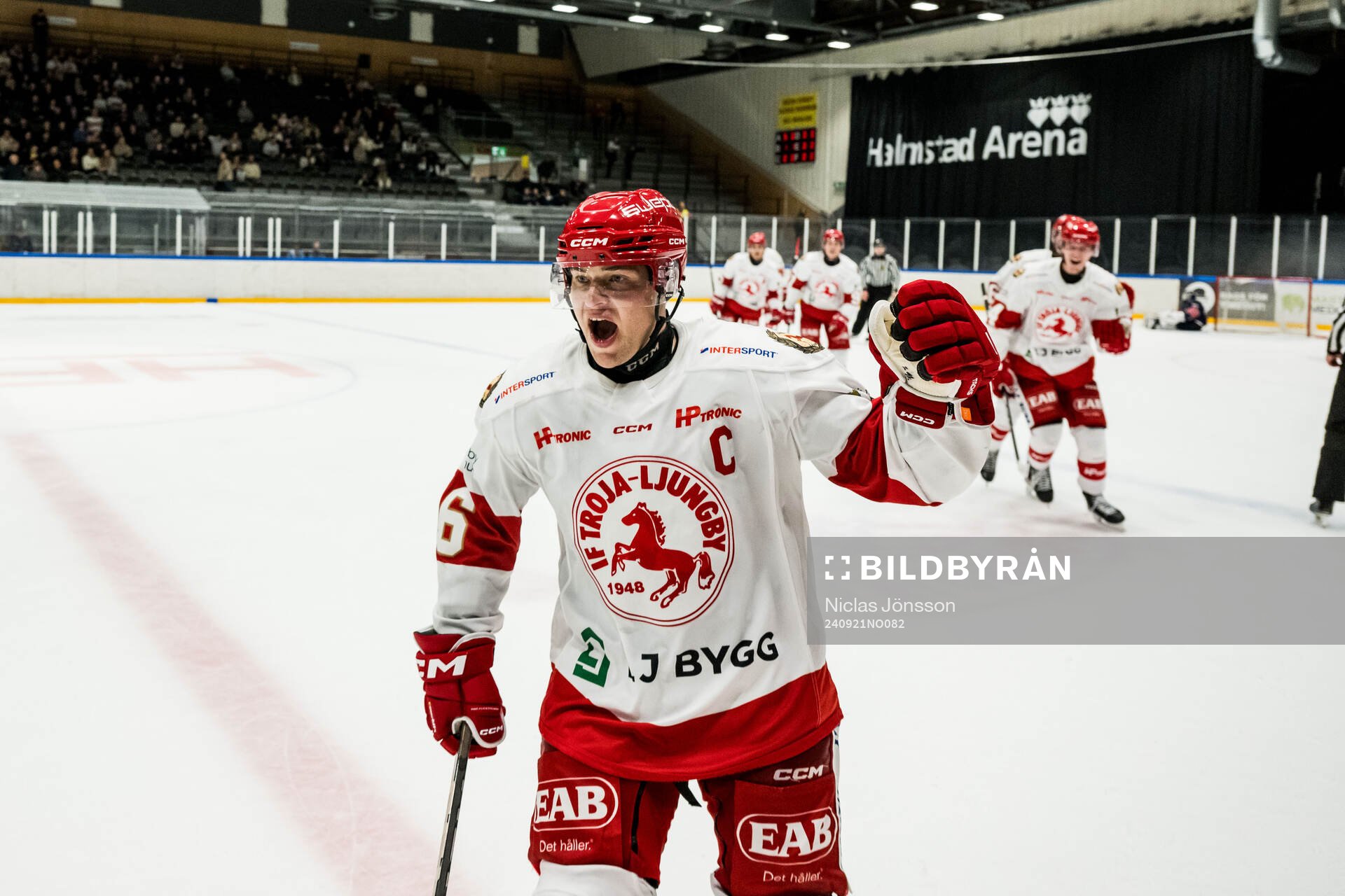 Troja/Ljungbys Dennis Fröland jublar