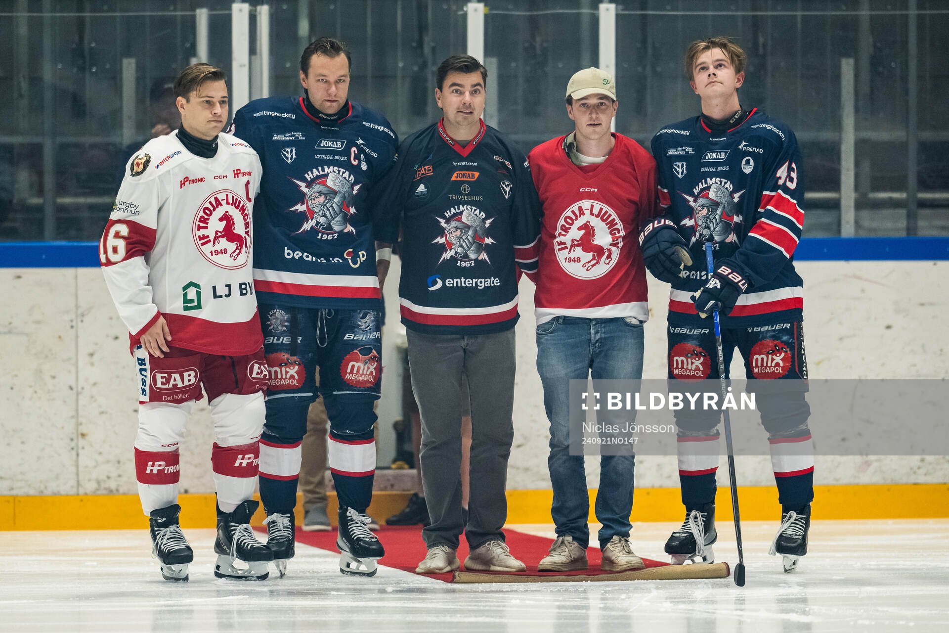 Troja/Ljungbys Dennis Fröland, Halmstads Robin Dahse och