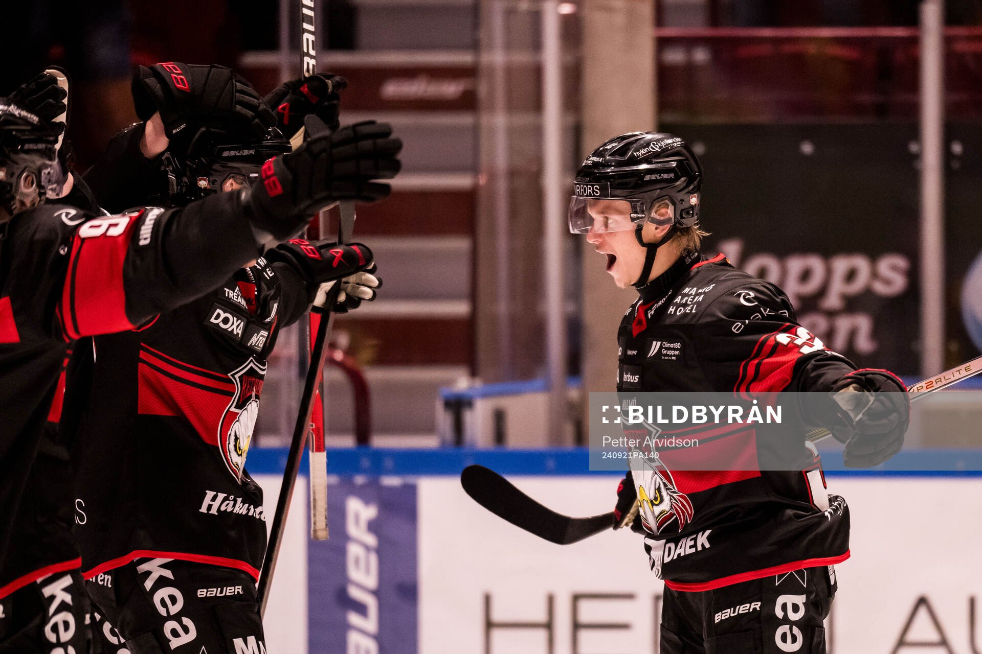 Malmö Redhawks Joona Ikonen jublar