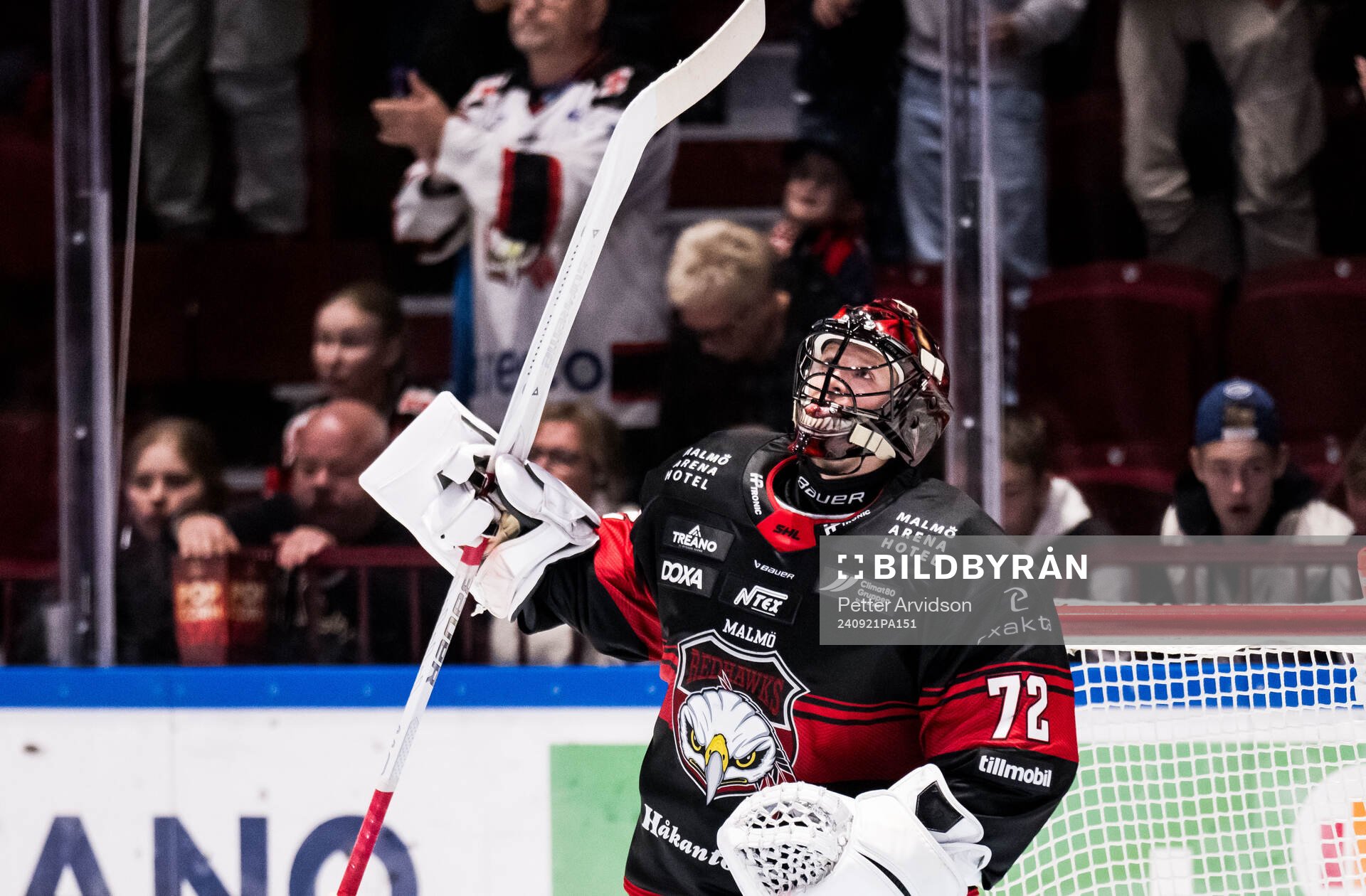 Malmö Redhawks målvakt Daniel Marmenlind jublar