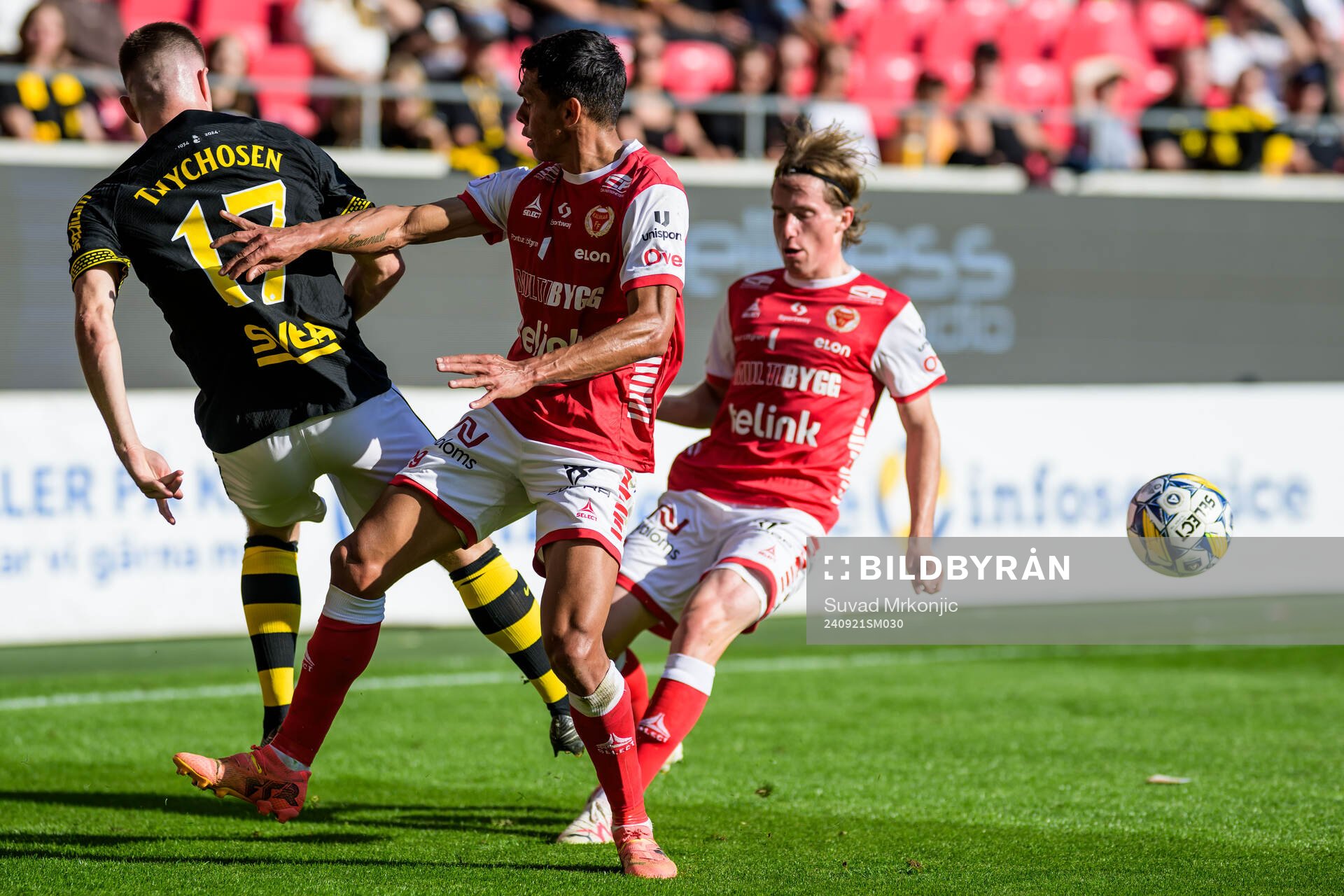 AIKs Mads Døhr Thychosen och Kalmars Romario Pereira