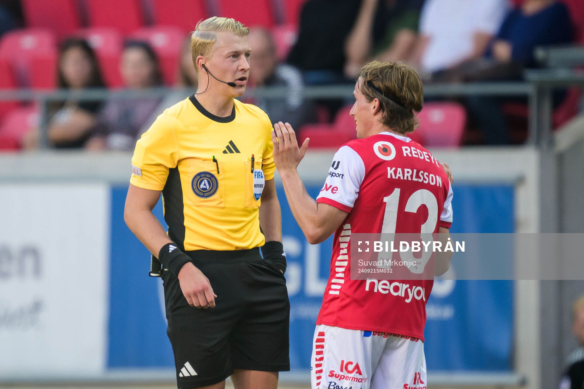 Domare Adam Ladebäck och Kalmars Johan Karlsson