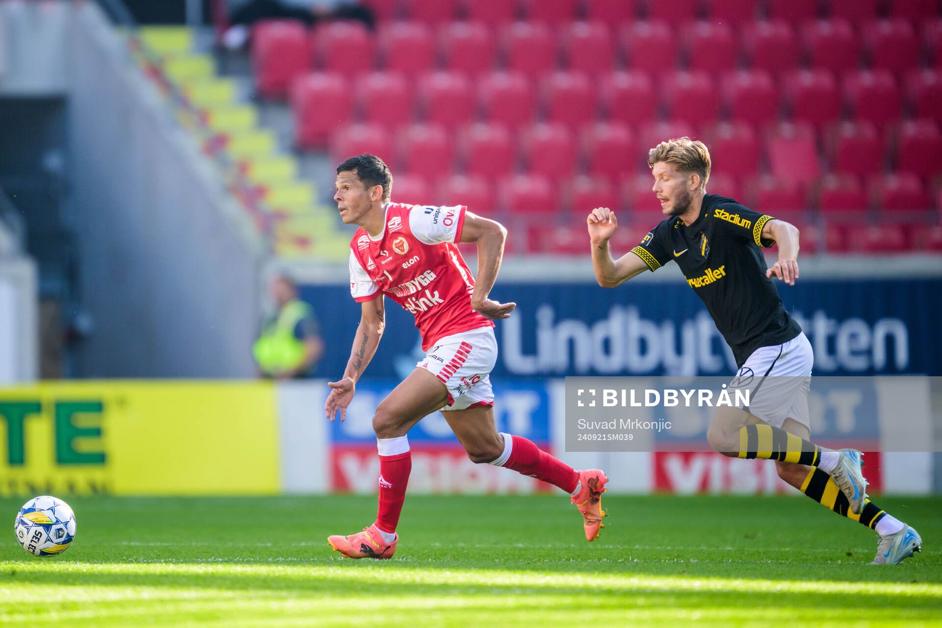 Kalmars Romario Pereira Sipiao och AIKs Anton Salétros