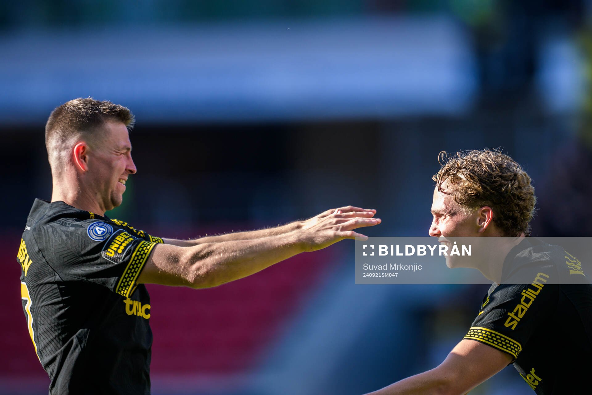 AIKs Onni Valakari jublar efter 0-1 under fotbollsmatchen i Allsvenskan mellan Kalmar och AIK den 21 september 2024 i Kalmar. 