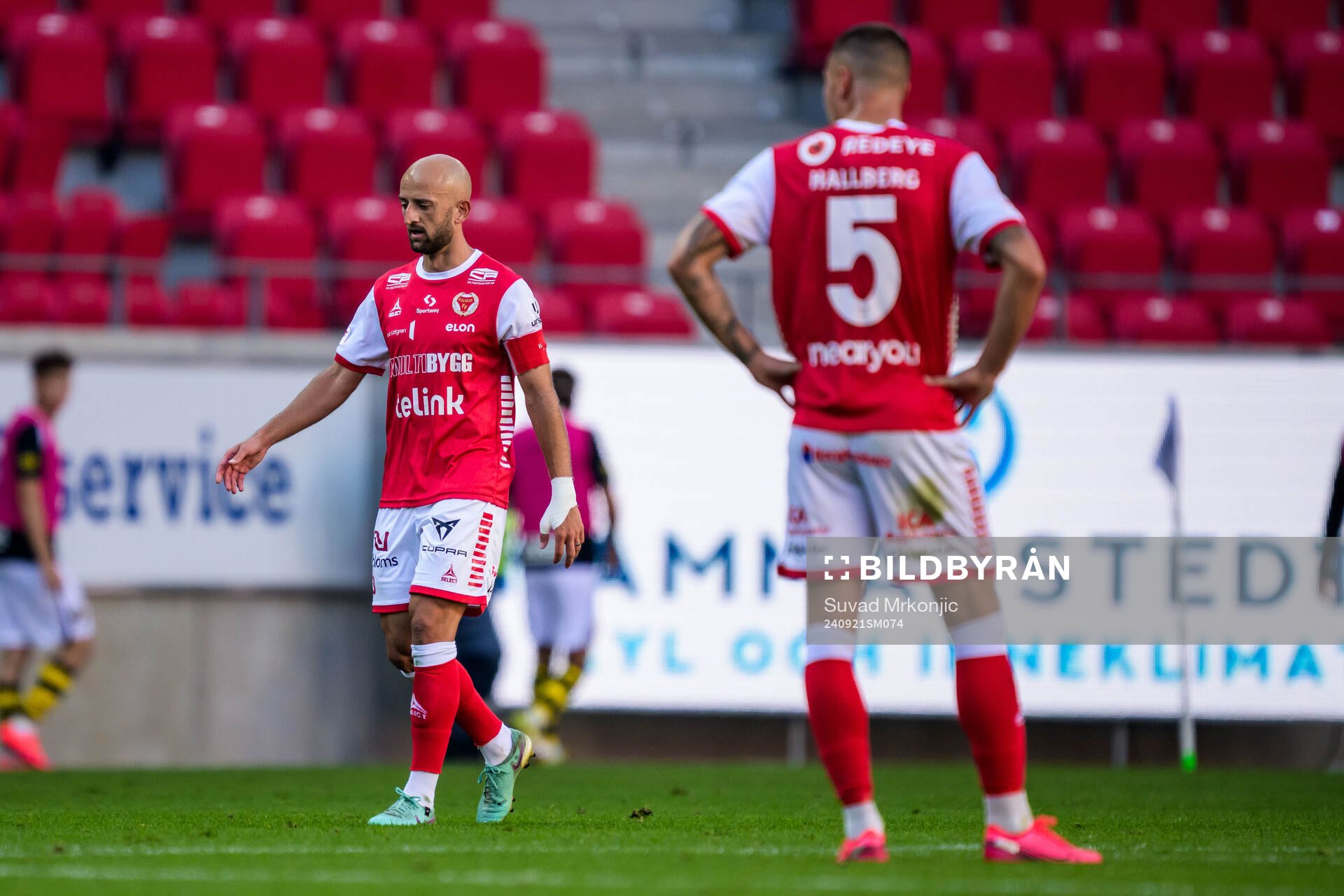 Kalmars Robert Gojani och Melker Hallberg deppar