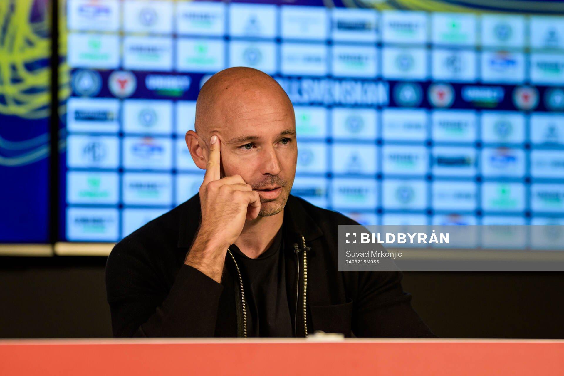 Kalmars tränare Stefan Larsson deppar